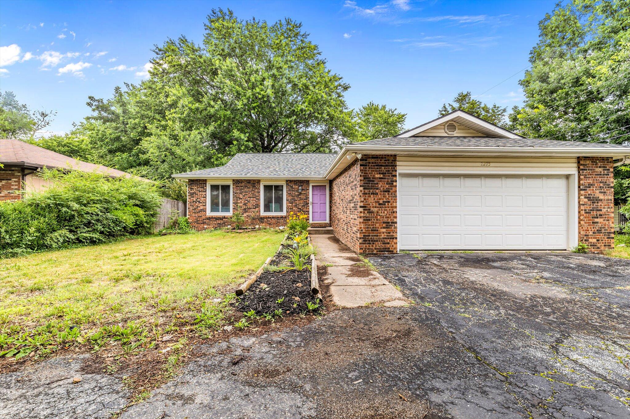 2275 East Battlefield Road Property Photo 2