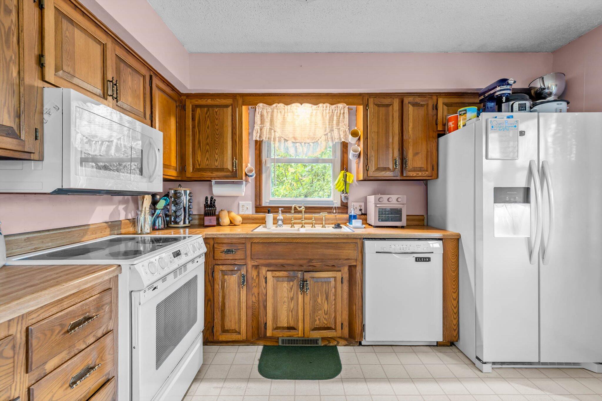 2275 East Battlefield Road Property Photo 8