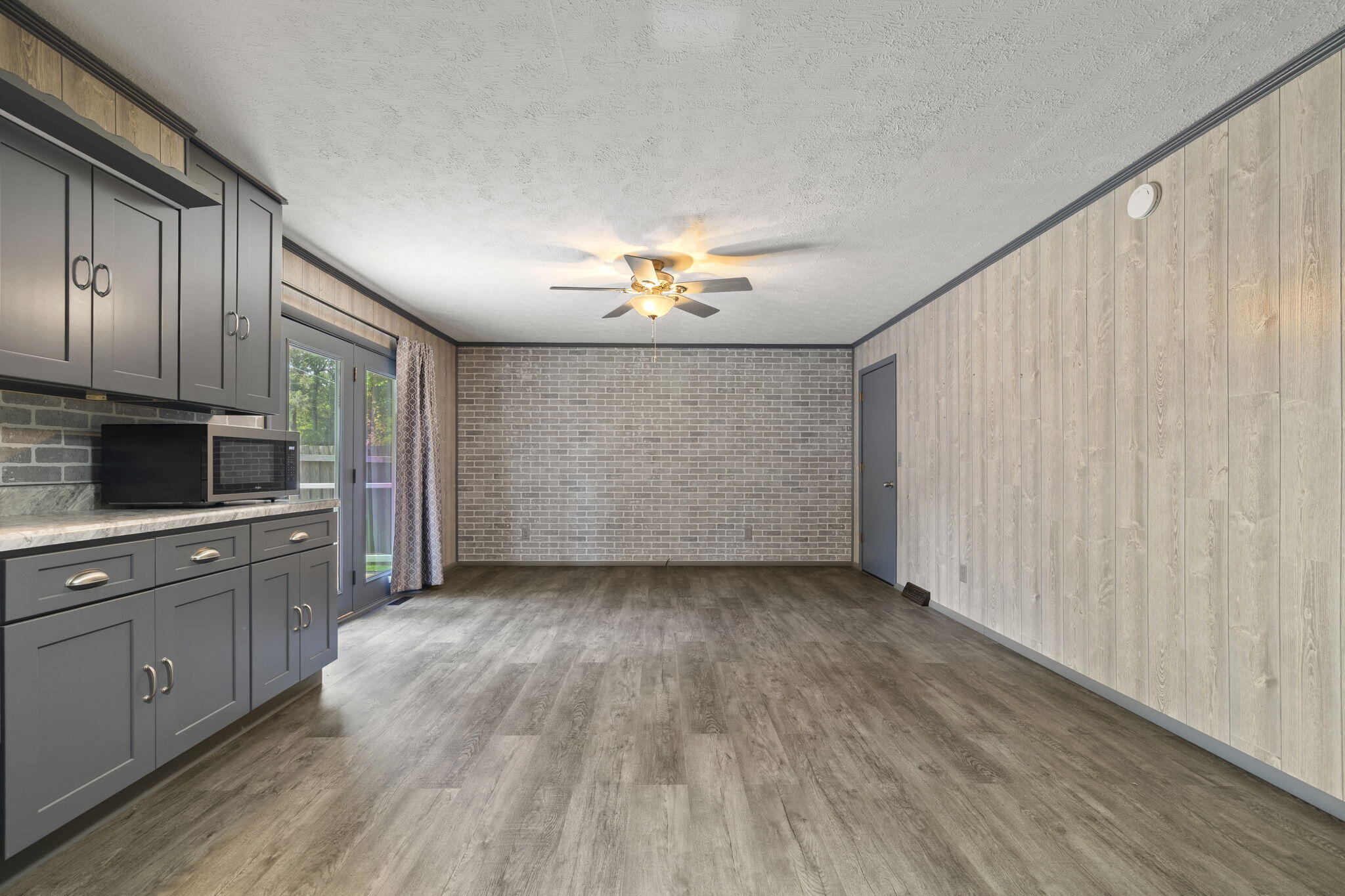 830 West Morningside Street Property Photo 10