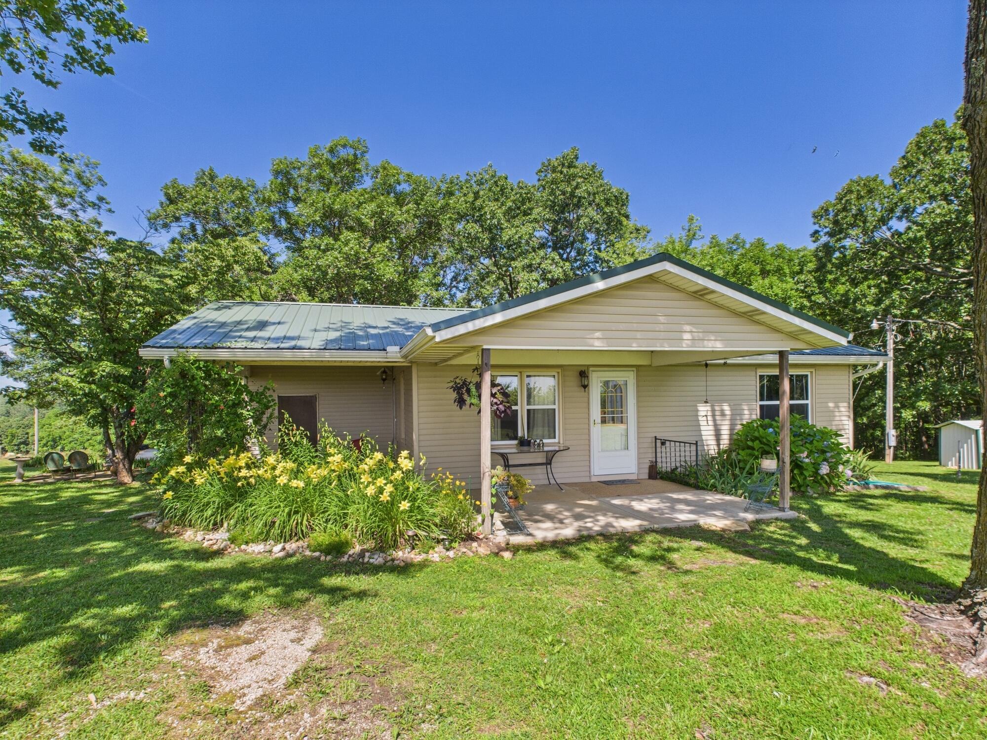 7603 Blue Moon Rd Property Photo 1