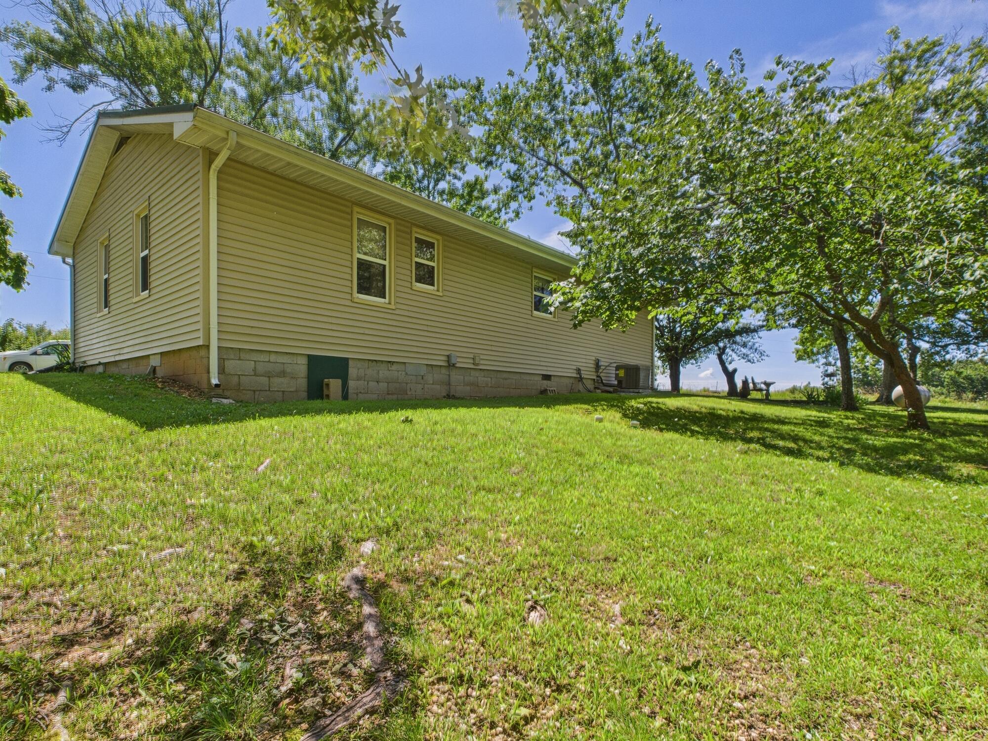 7603 Blue Moon Rd Property Photo 4