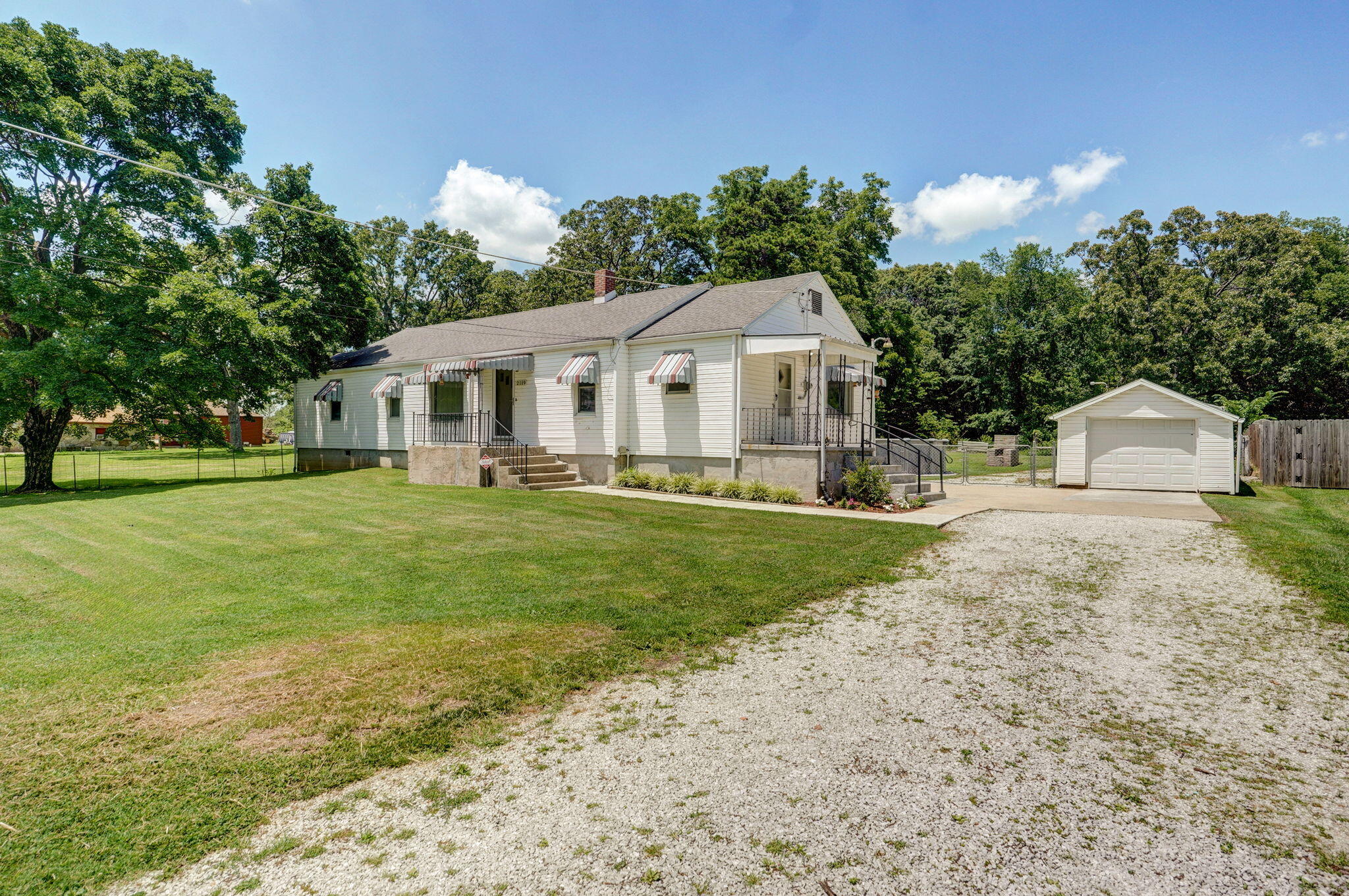 2119 West Farm Road 98