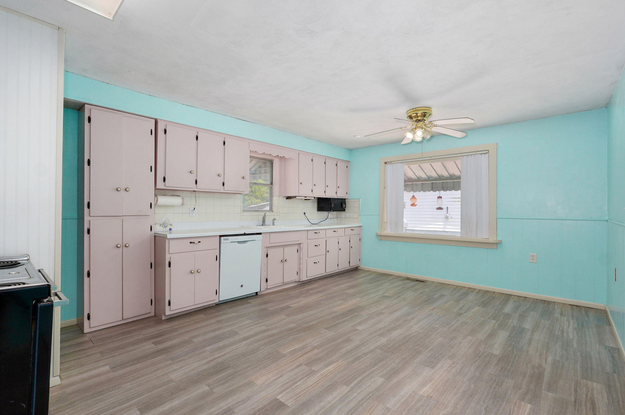 2119 West Farm Road 98 Property Photo 13