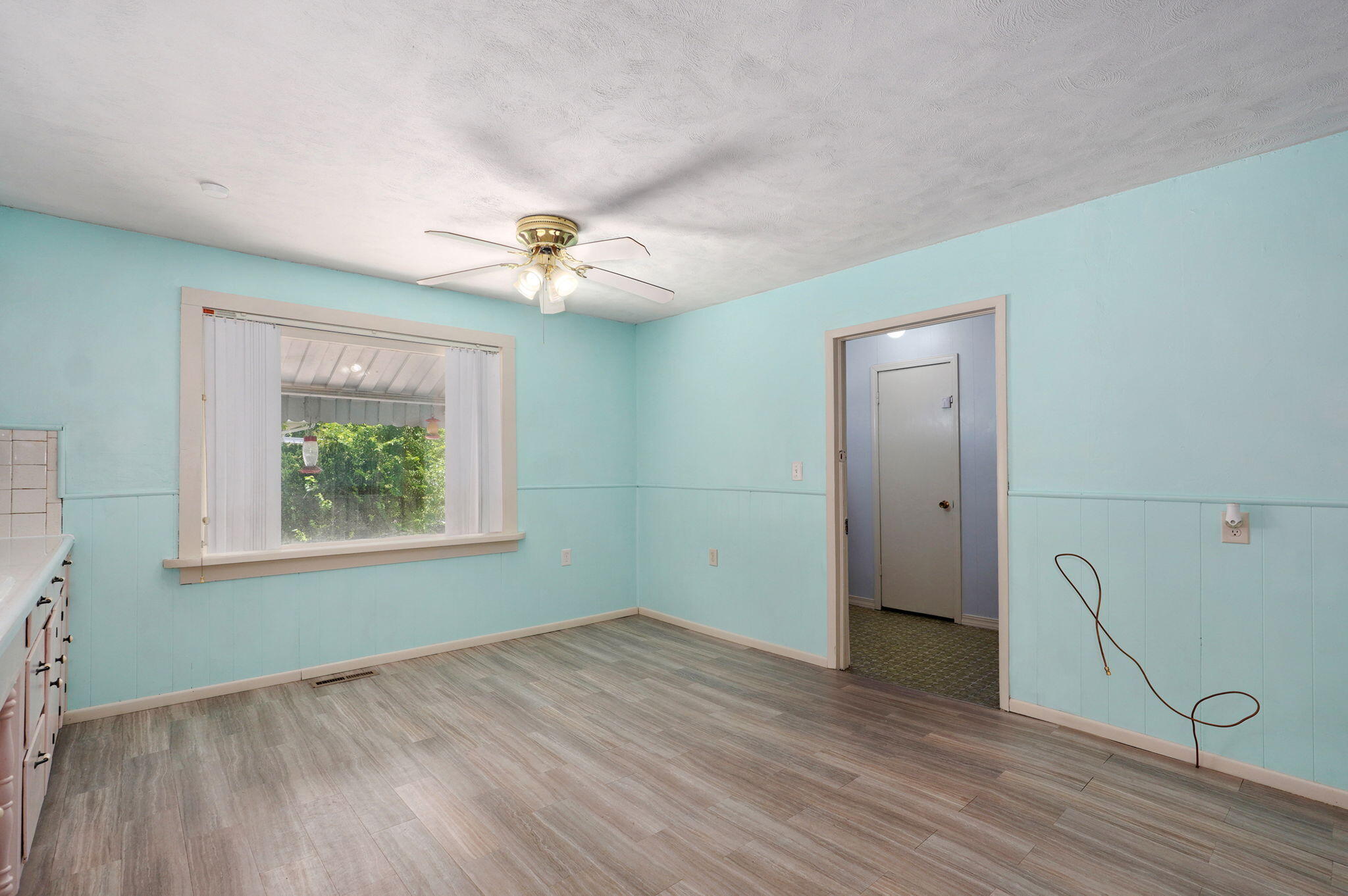 2119 West Farm Road 98 Property Photo 16