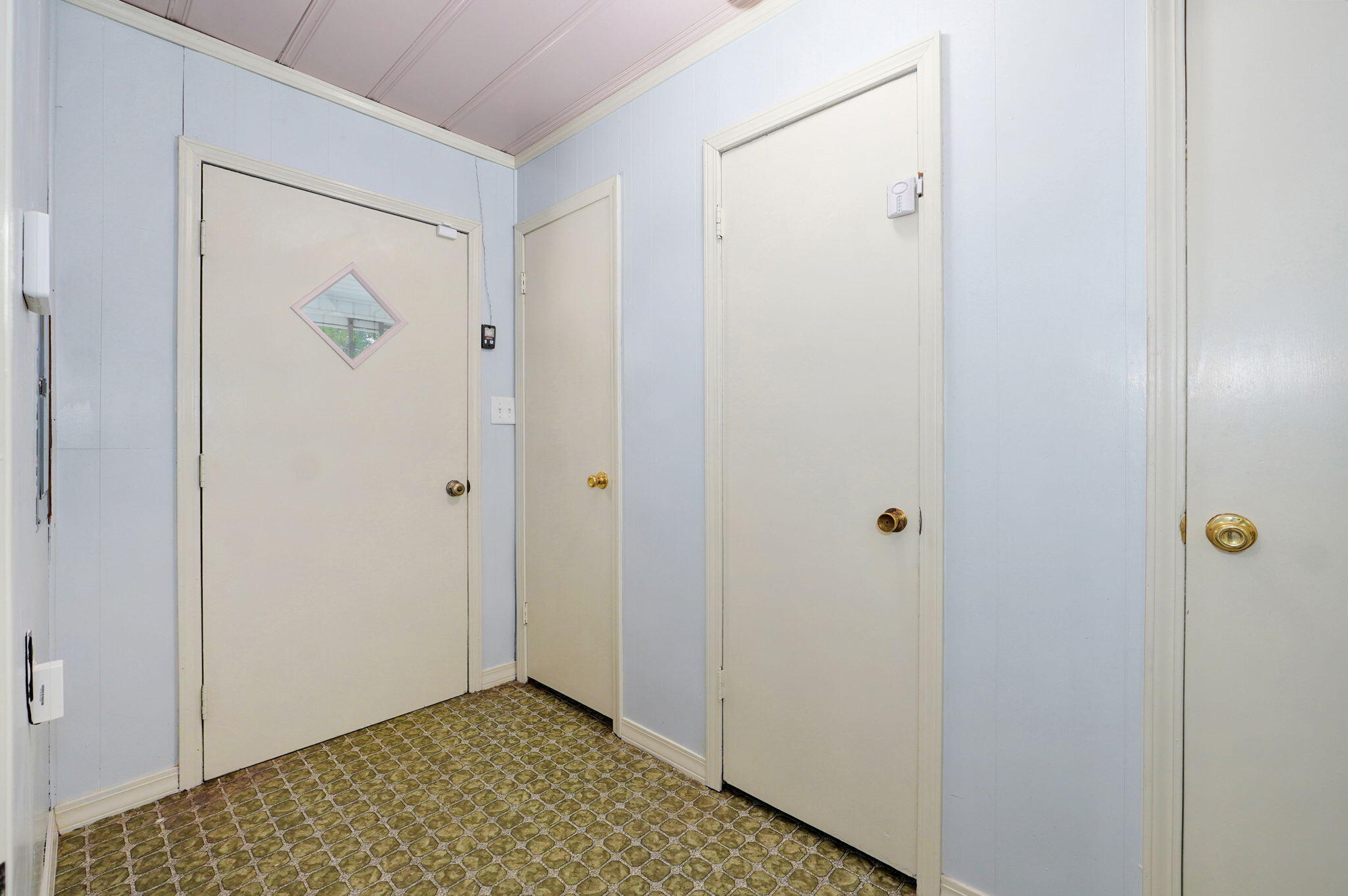 2119 West Farm Road 98 Property Photo 17