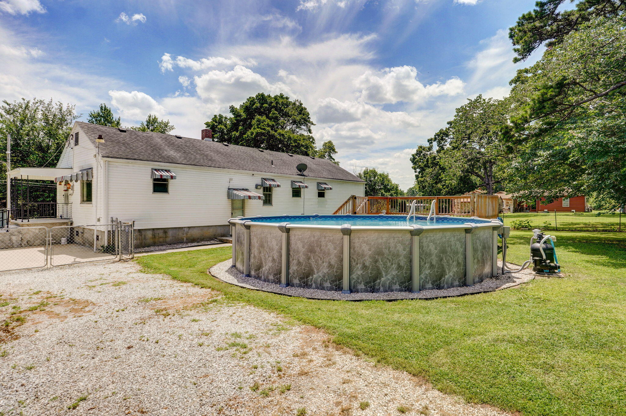 2119 West Farm Road 98 Property Photo 28