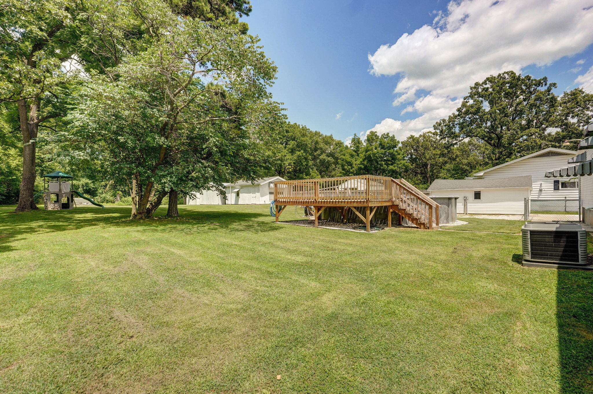 2119 West Farm Road 98 Property Photo 29