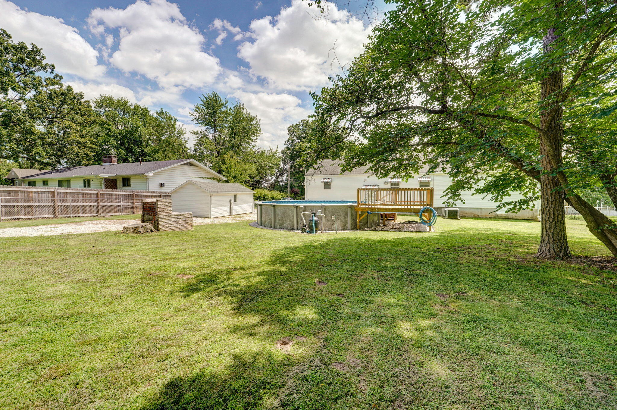 2119 West Farm Road 98 Property Photo 30