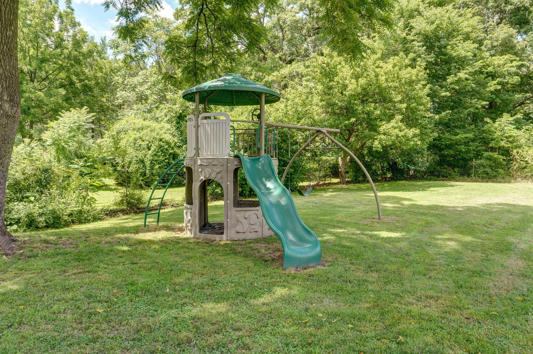 2119 West Farm Road 98 Property Photo 32