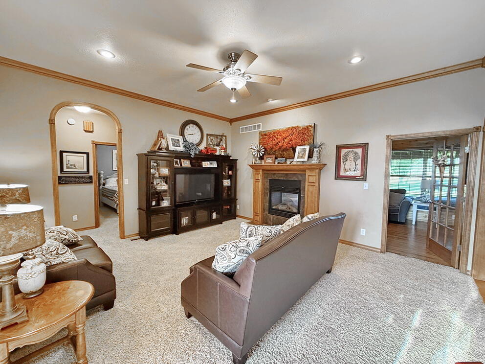 15851 South 1400 Road Property Photo 6