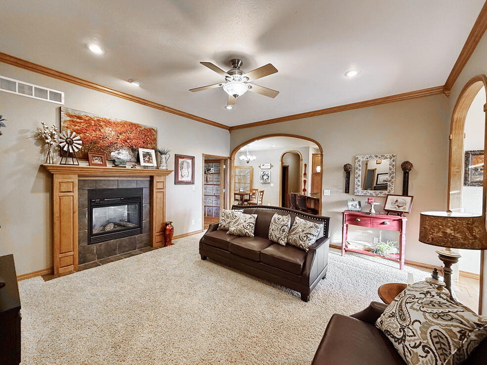15851 South 1400 Road Property Photo 8