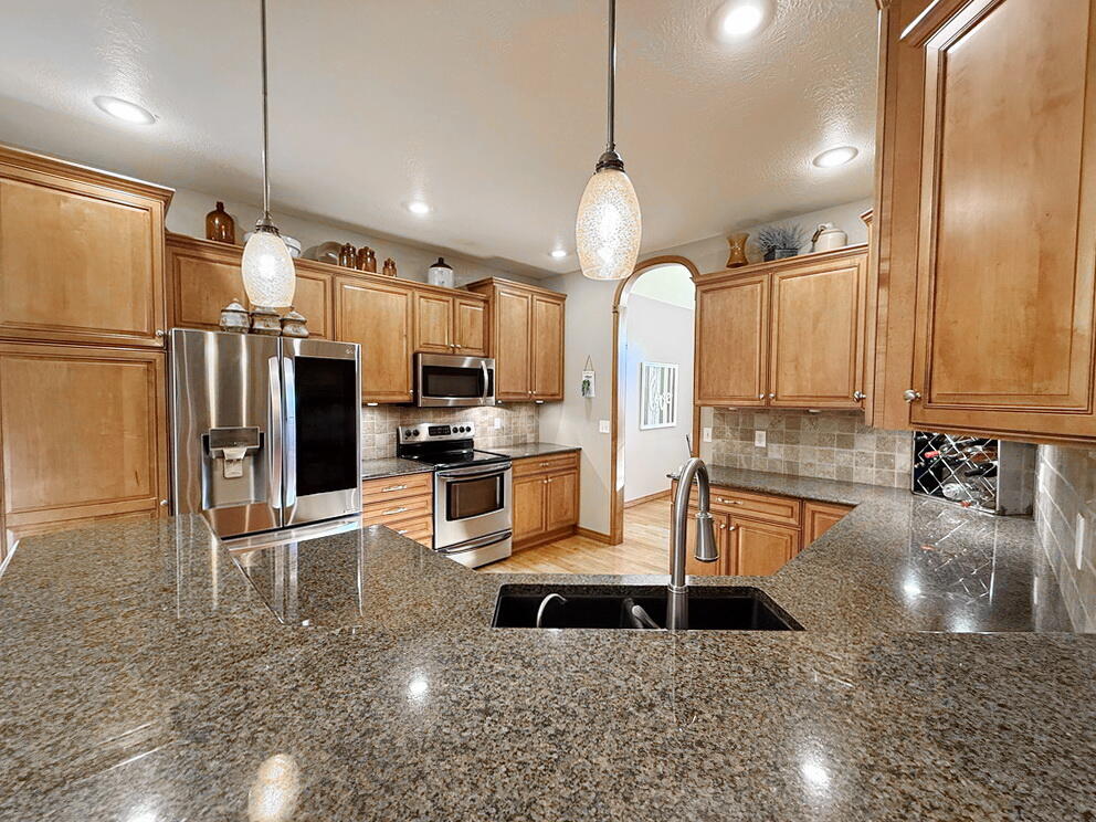 15851 South 1400 Road Property Photo 11