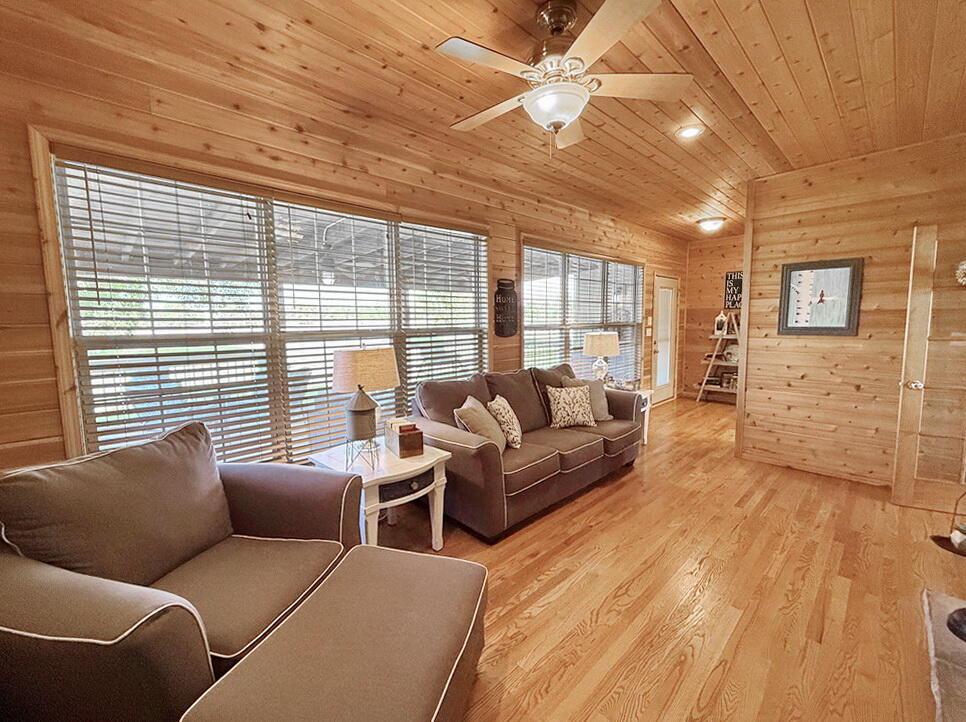 15851 South 1400 Road Property Photo 21