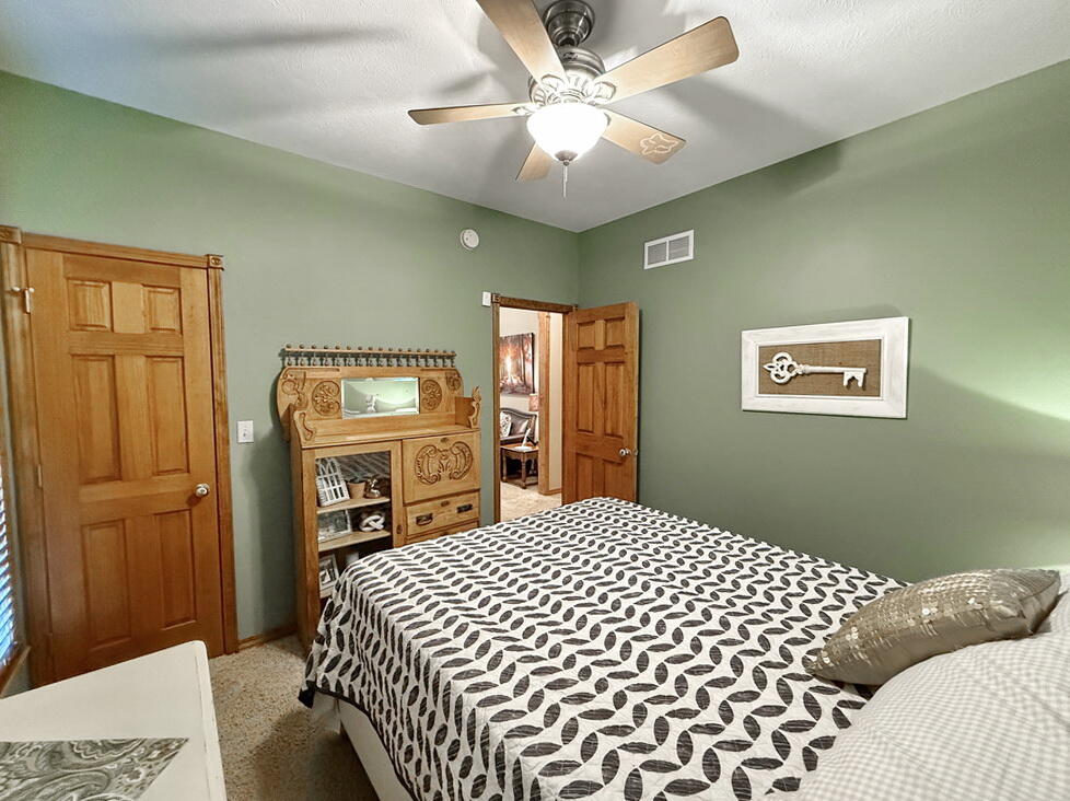 15851 South 1400 Road Property Photo 31