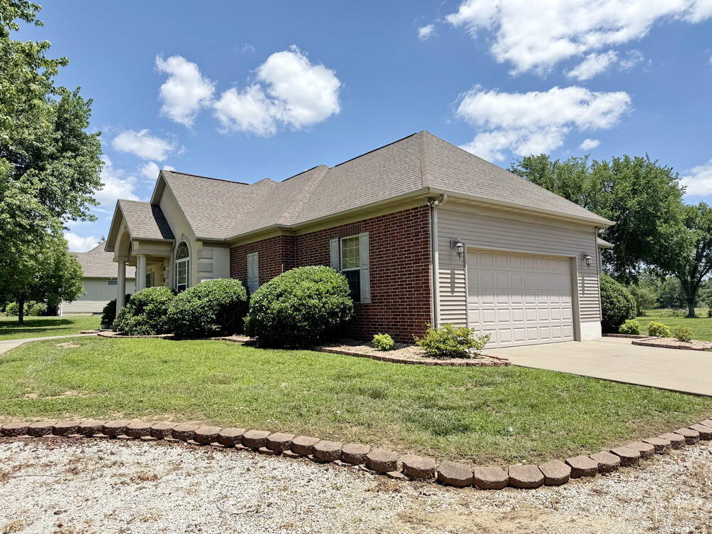 15851 South 1400 Road Property Photo 46