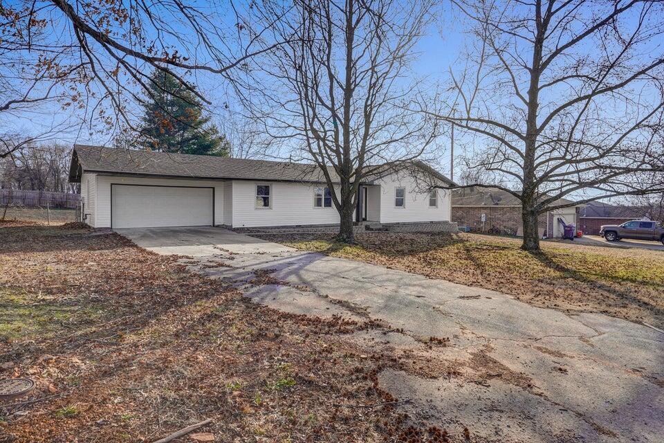 502 South Walnut Street Property Photo 3