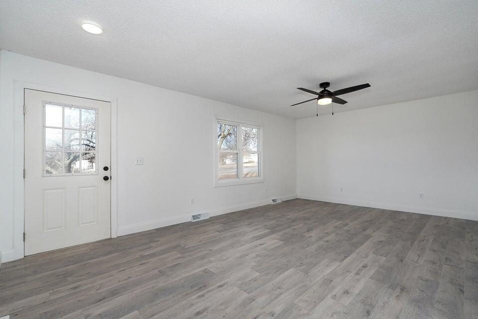 502 South Walnut Street Property Photo 6