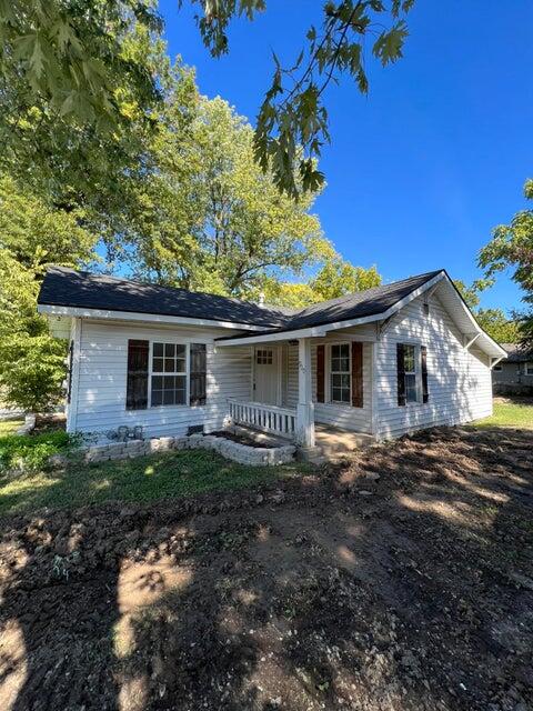 900 North Eagle Avenue Property Photo 1