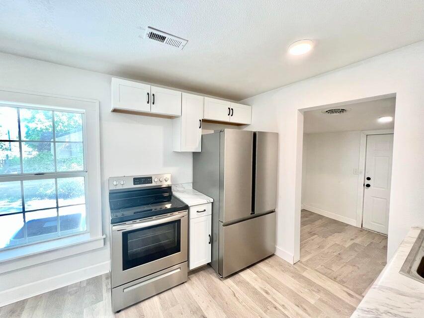 900 North Eagle Avenue Property Photo 3