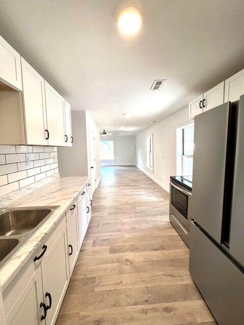 900 North Eagle Avenue Property Photo 9