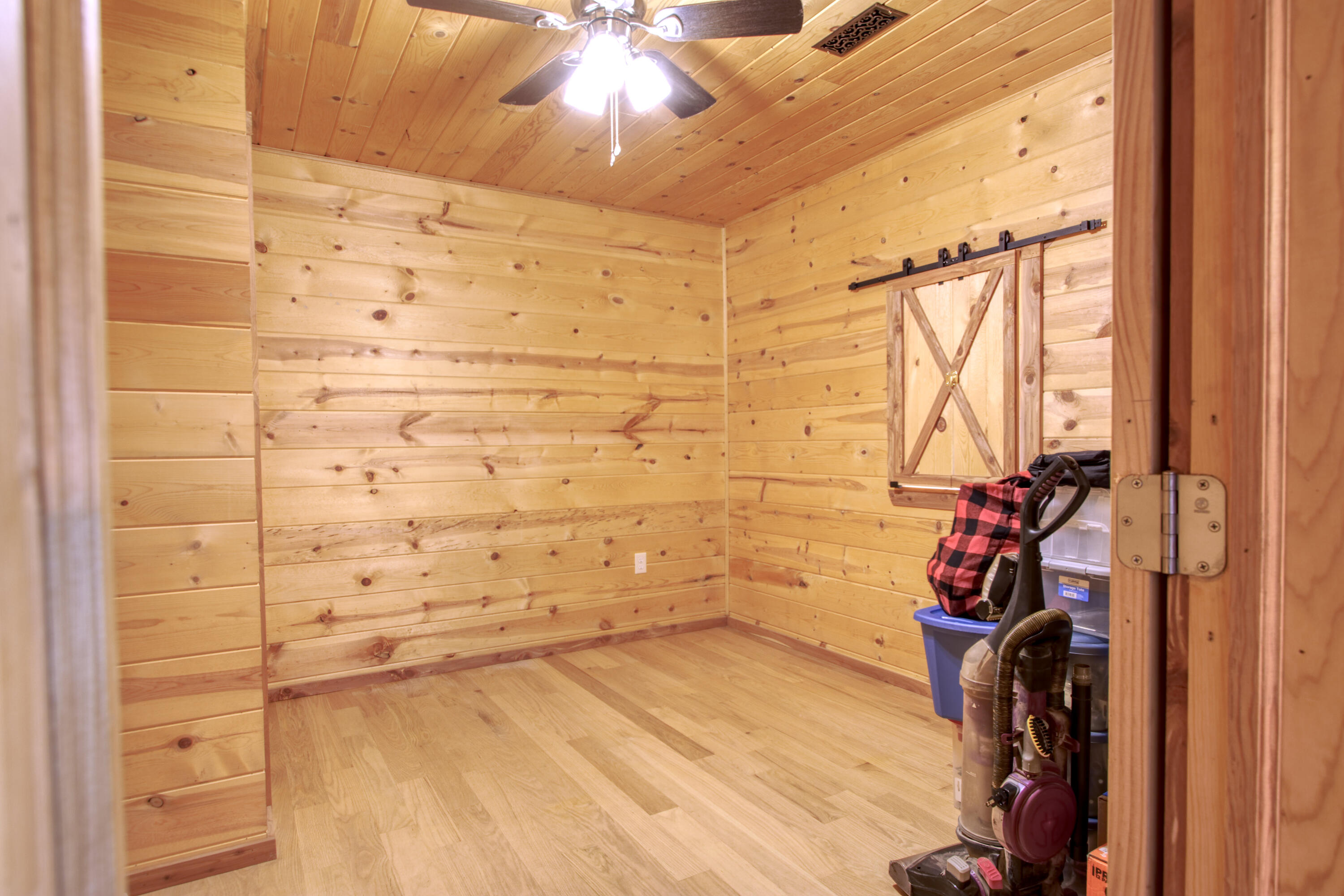 10665 South 1275 Road Property Photo 17