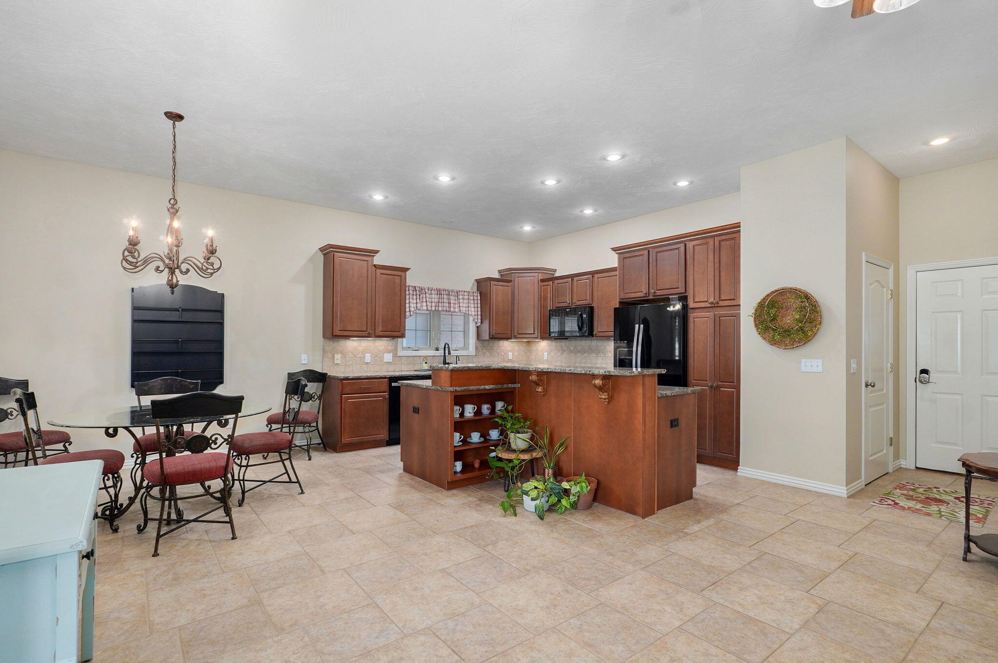 1401 North Chapel Drive Property Photo 10