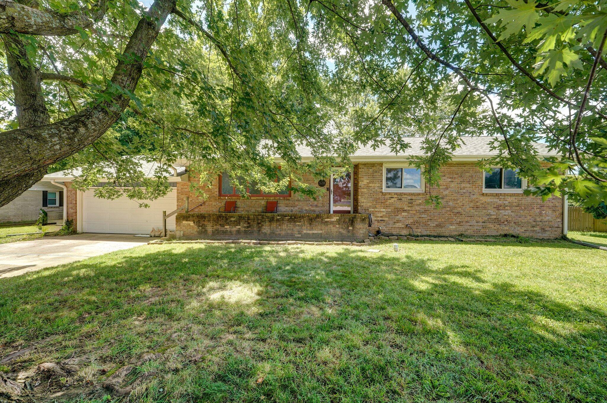 528 North Locust Street Property Photo 1