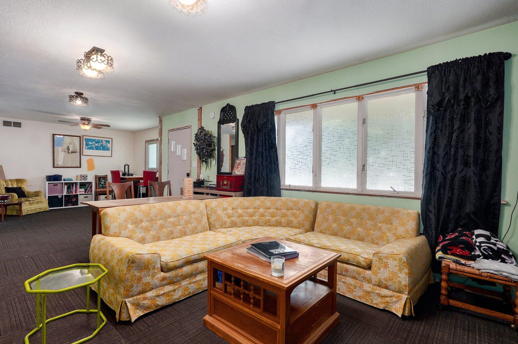 528 North Locust Street Property Photo 8