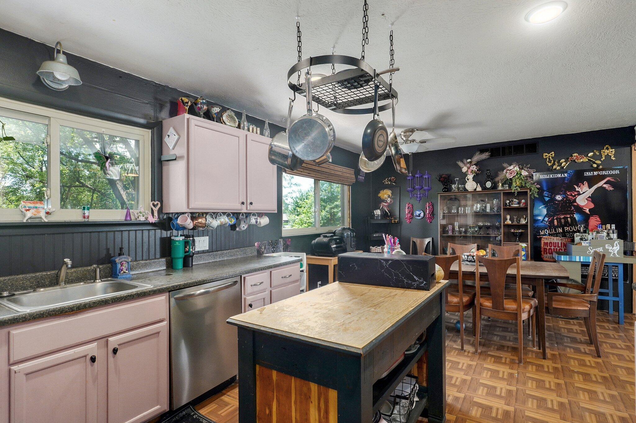 528 North Locust Street Property Photo 17