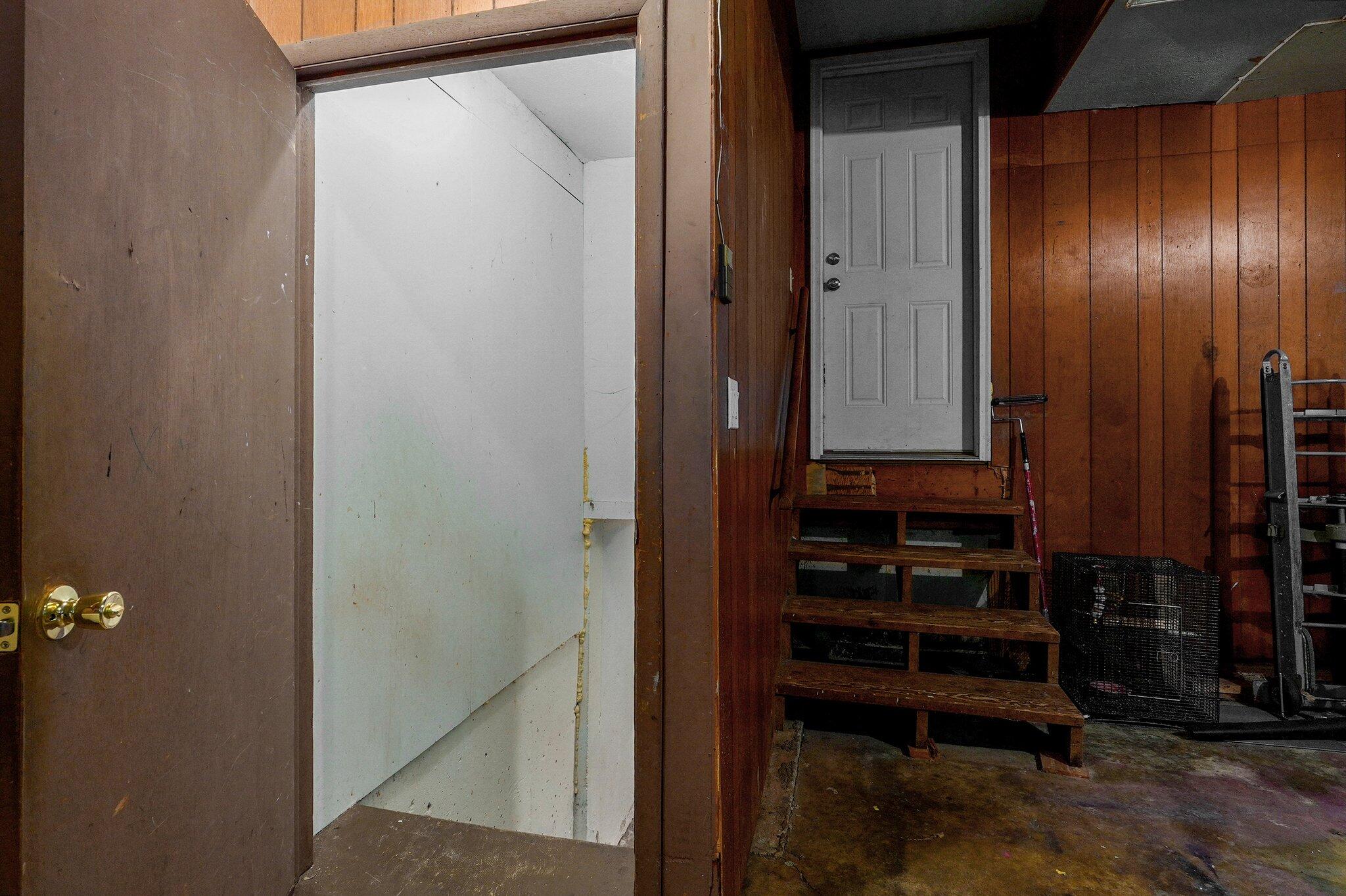 528 North Locust Street Property Photo 20