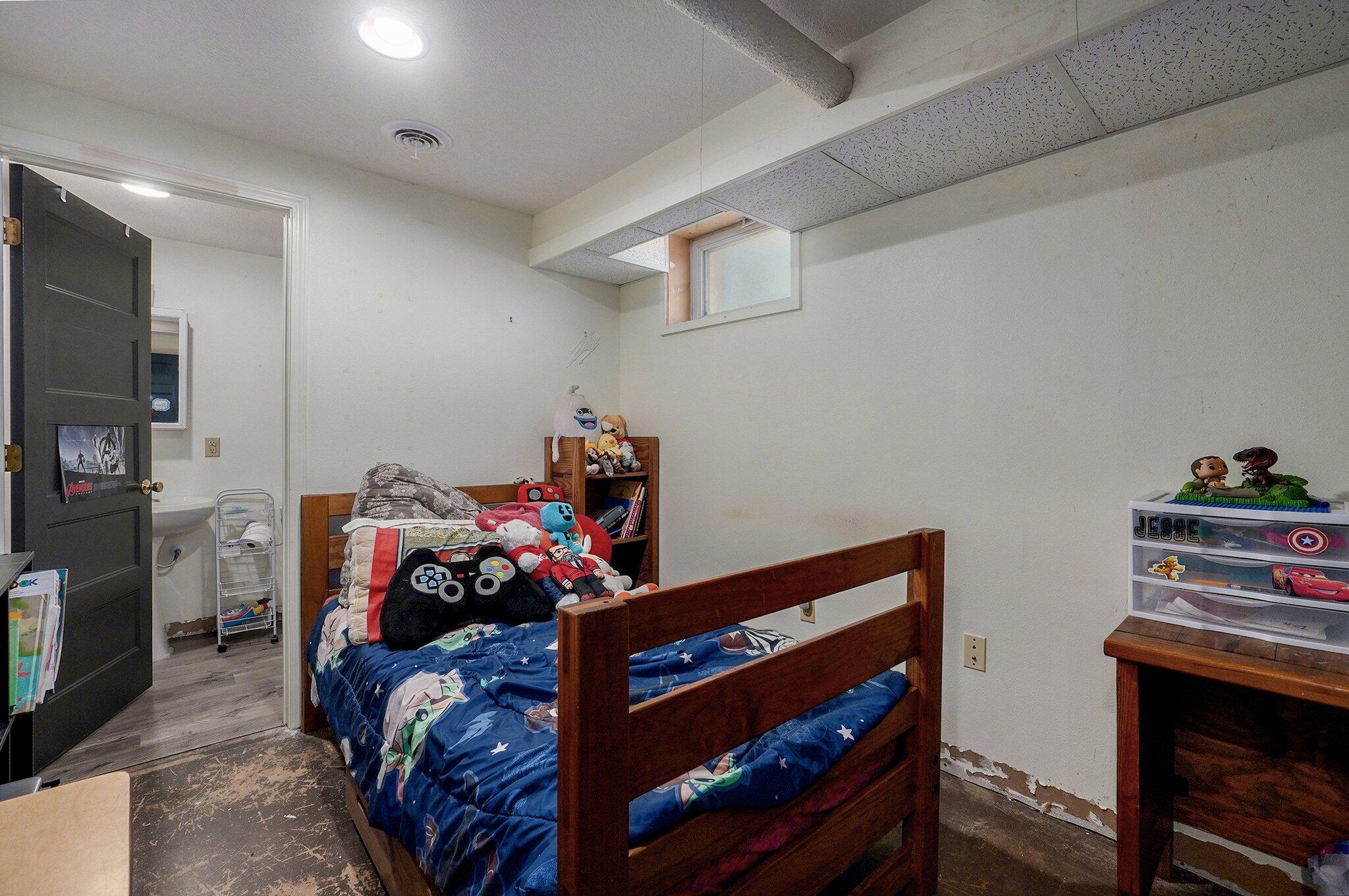 528 North Locust Street Property Photo 25