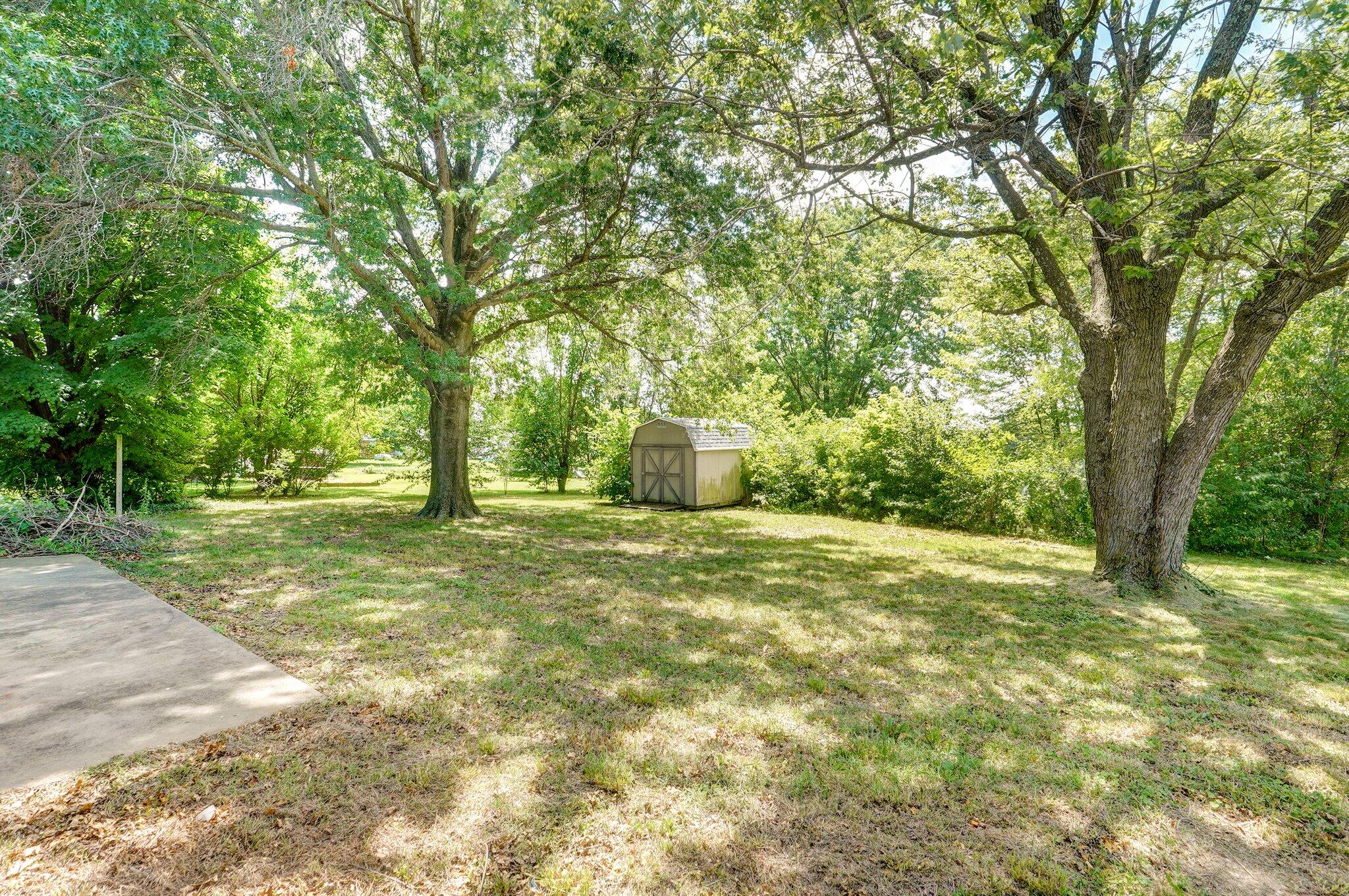 528 North Locust Street Property Photo 29