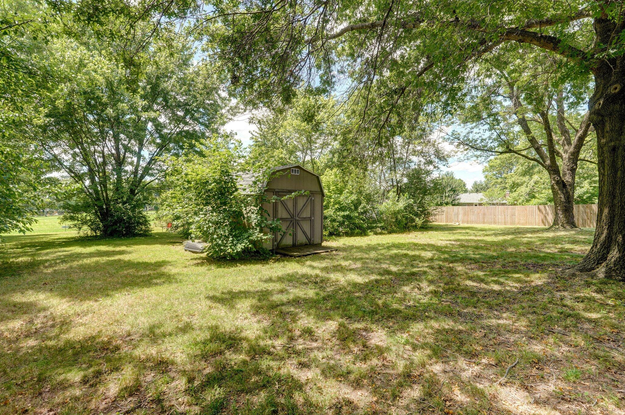 528 North Locust Street Property Photo 34
