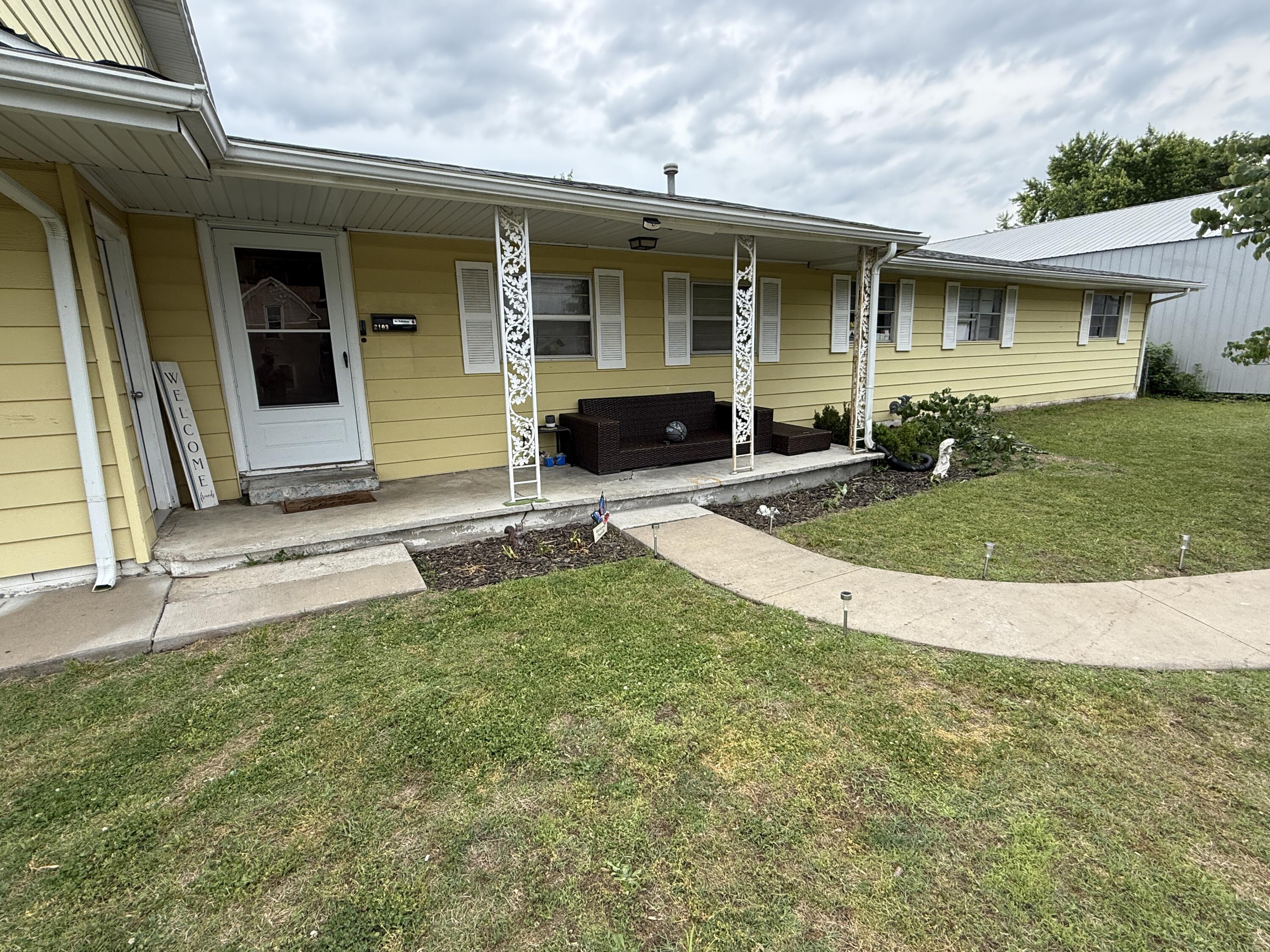 2103 South Porter Avenue Property Photo 3