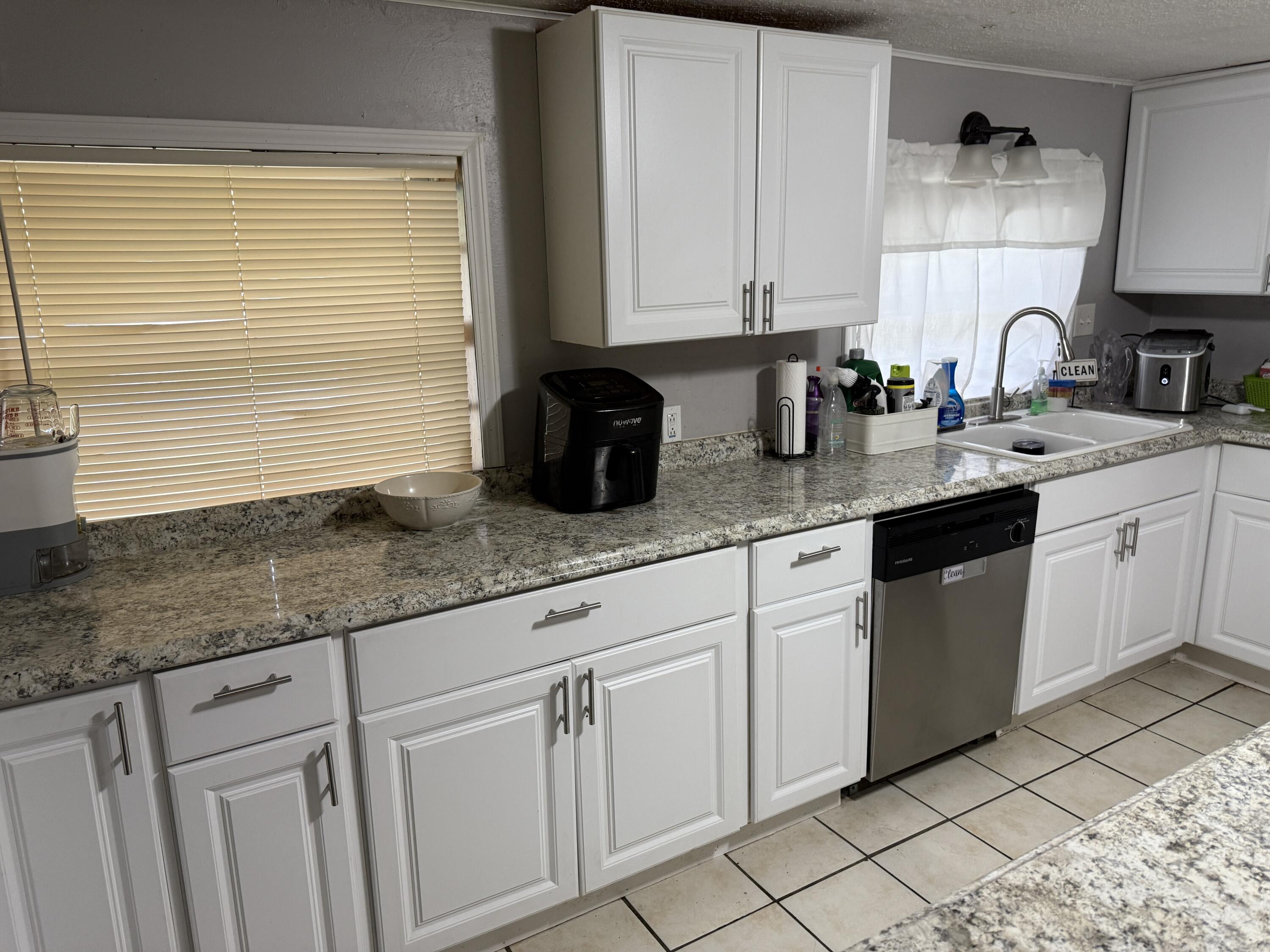 2103 South Porter Avenue Property Photo 10