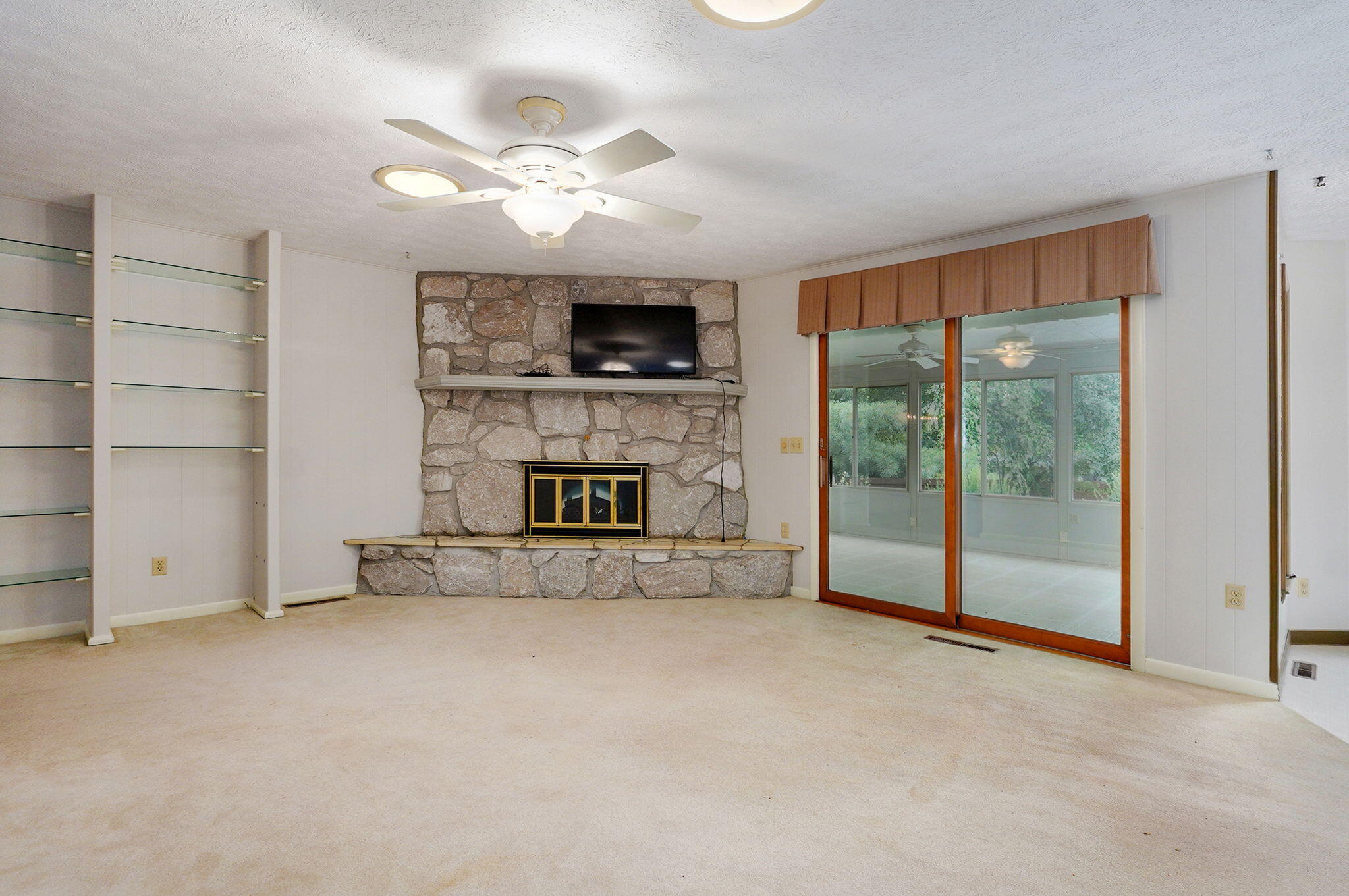 3520 East Carol Drive Property Photo 7