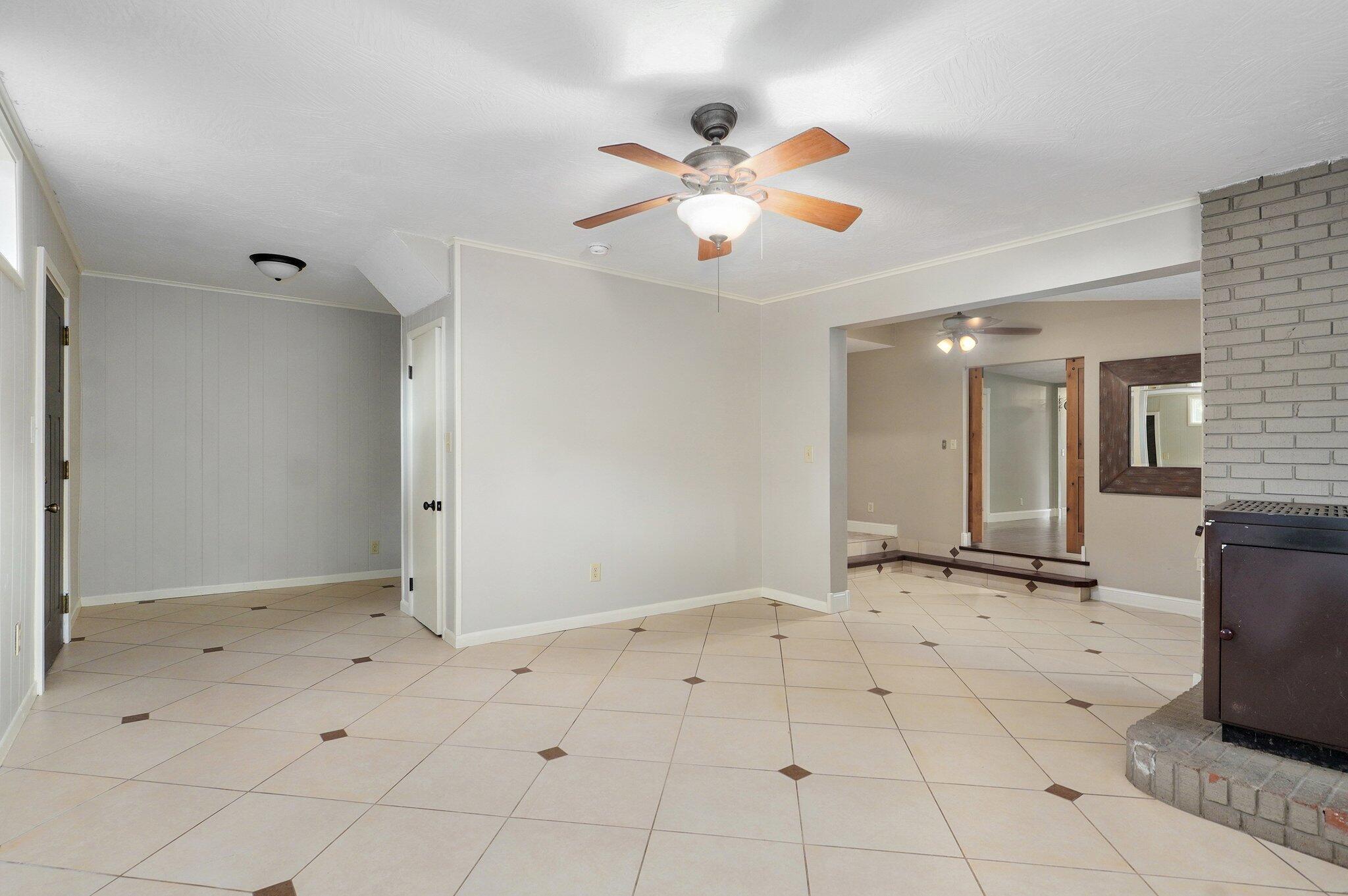 412 East Wayland Street Property Photo 19
