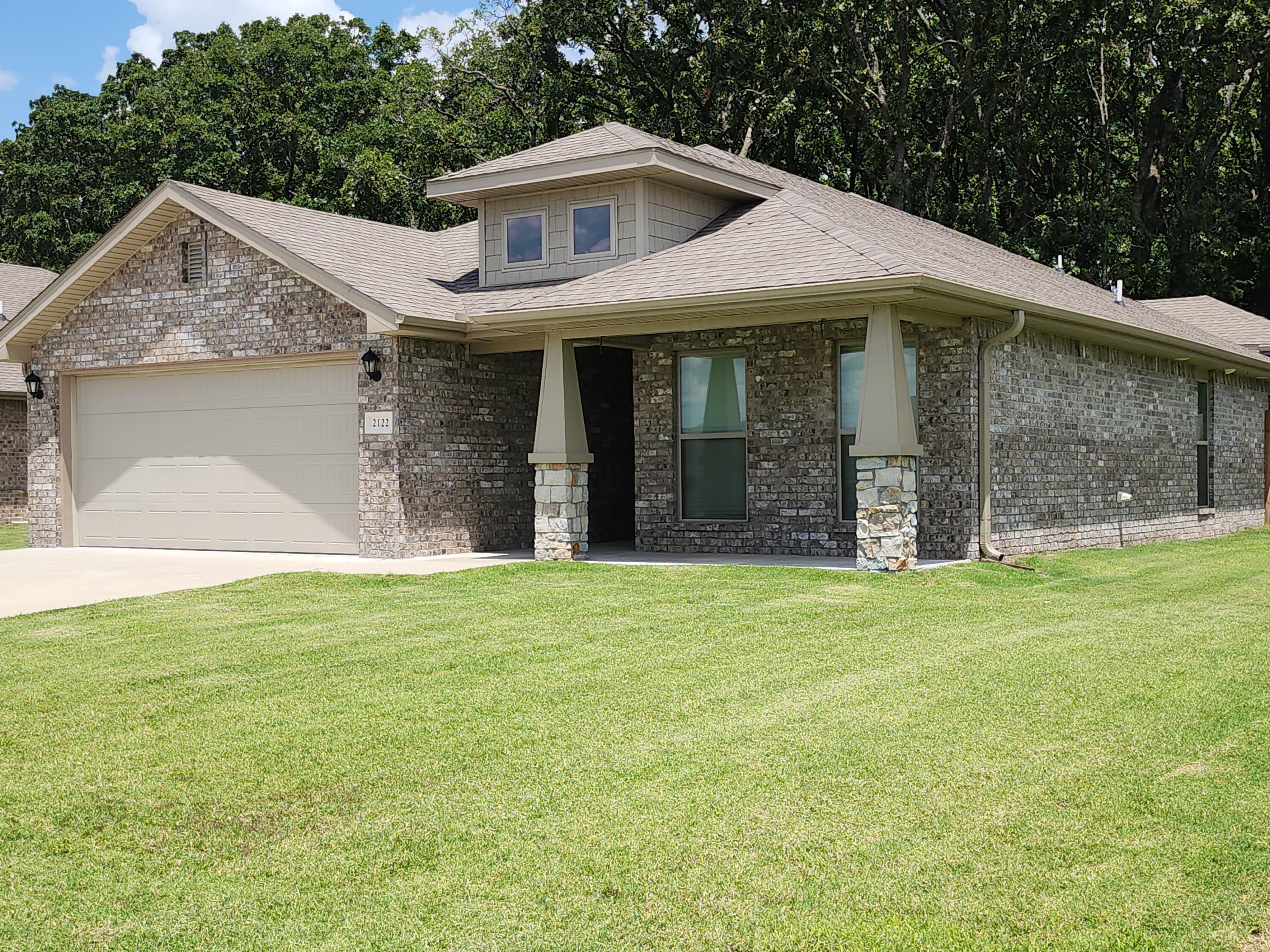 2122 Timber Crest Drive Property Photo 3