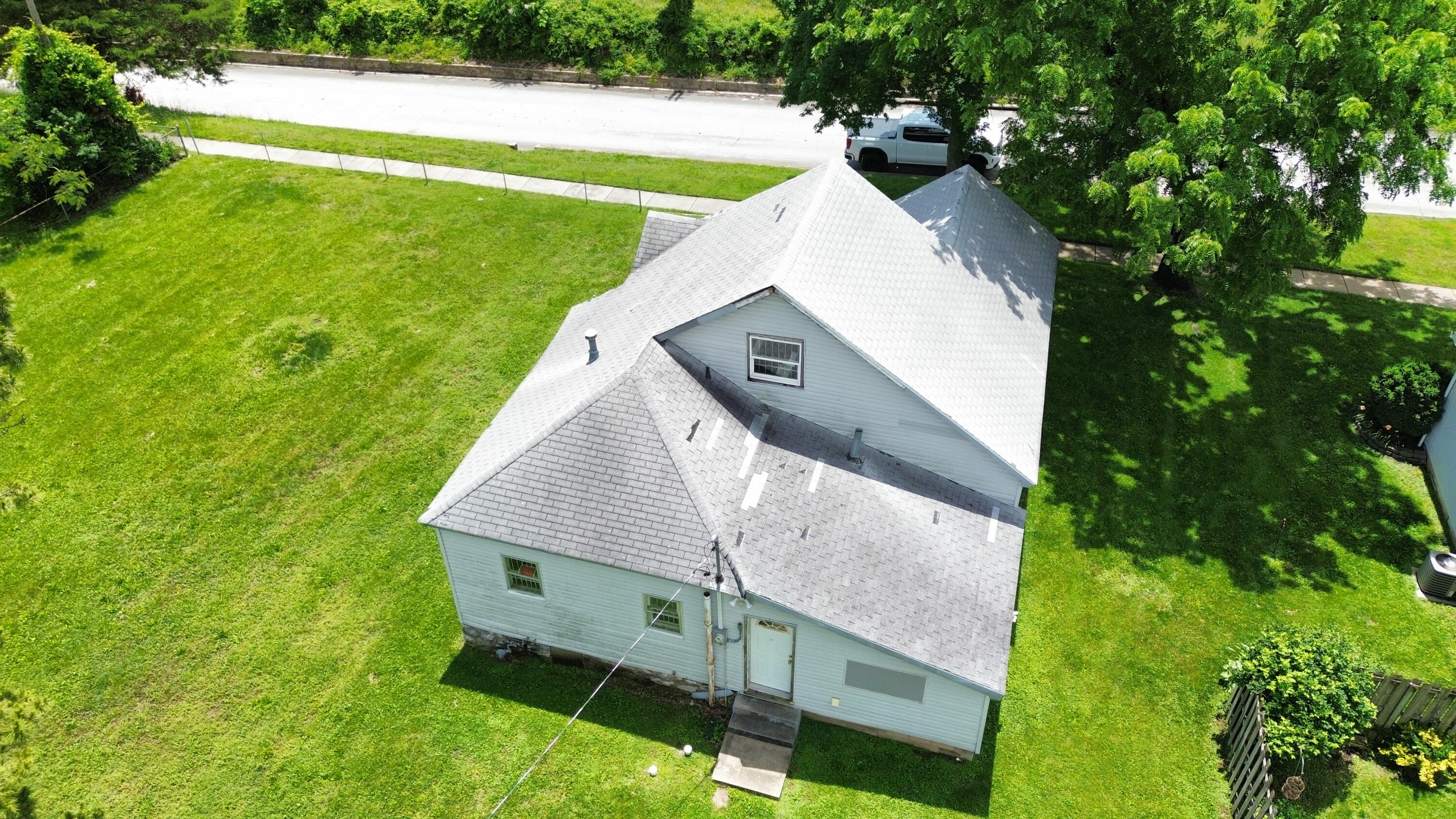 1121 East Thoman Street Property Photo 2