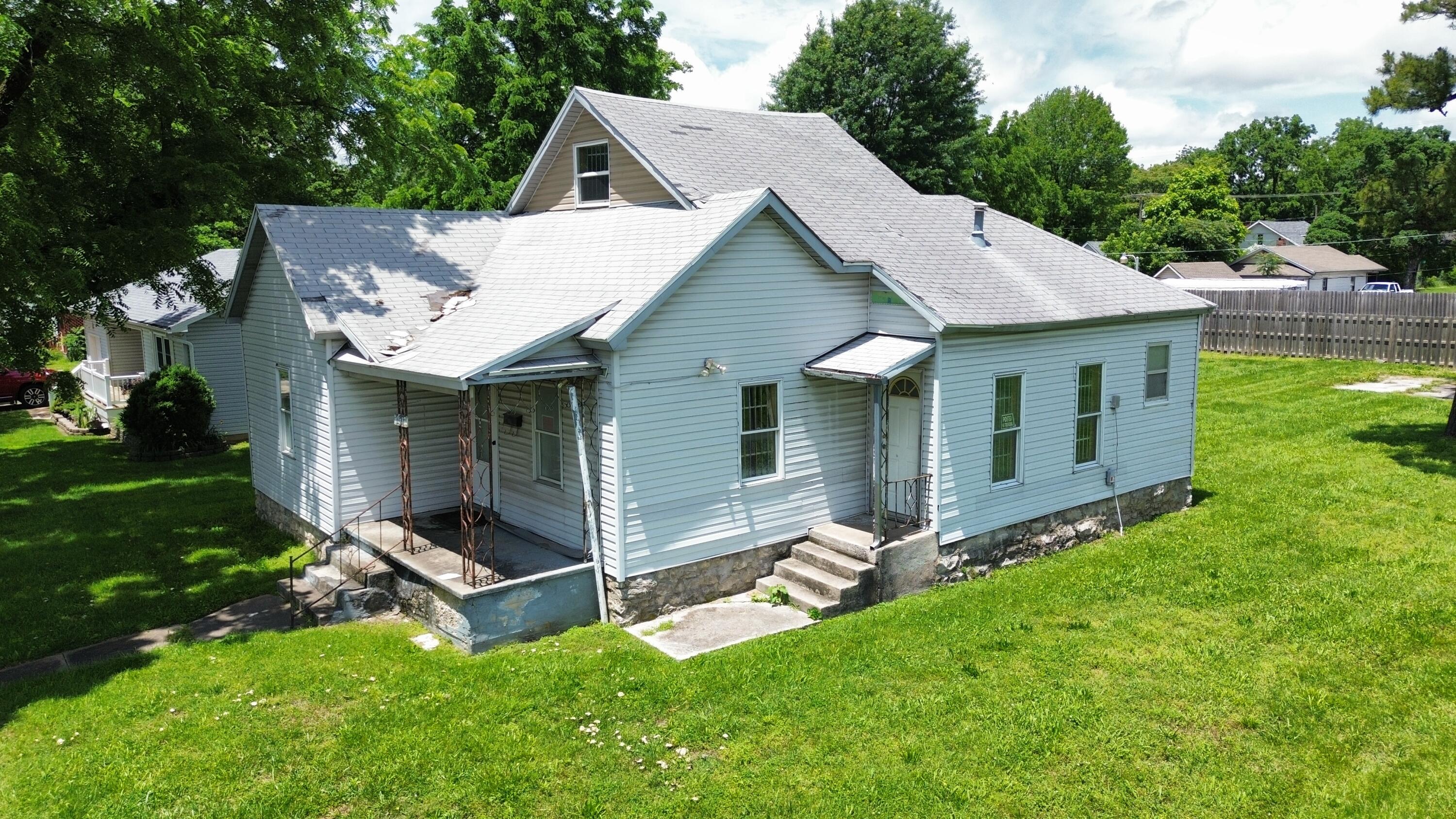 1121 East Thoman Street Property Photo 5