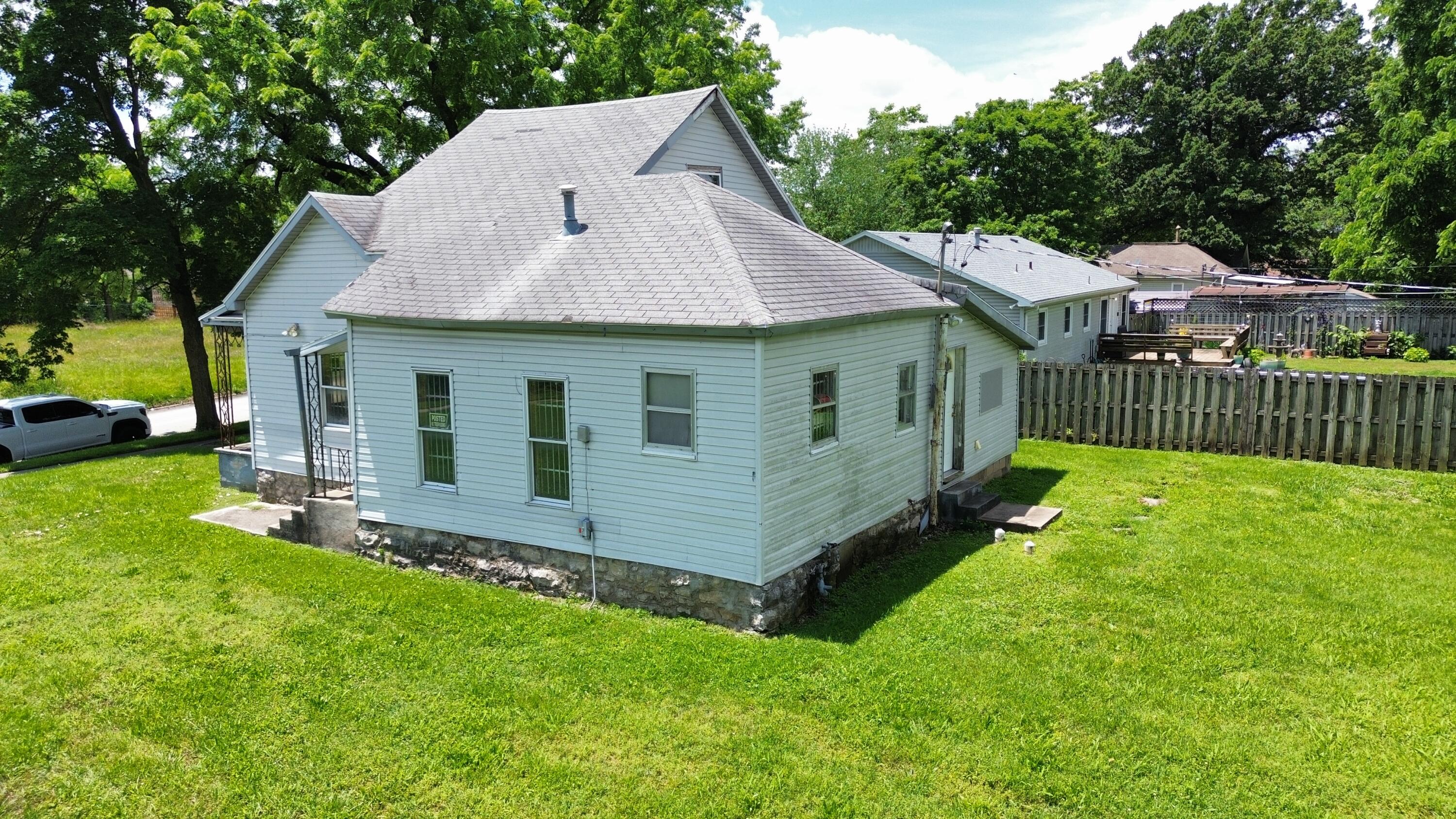 1121 East Thoman Street Property Photo 6