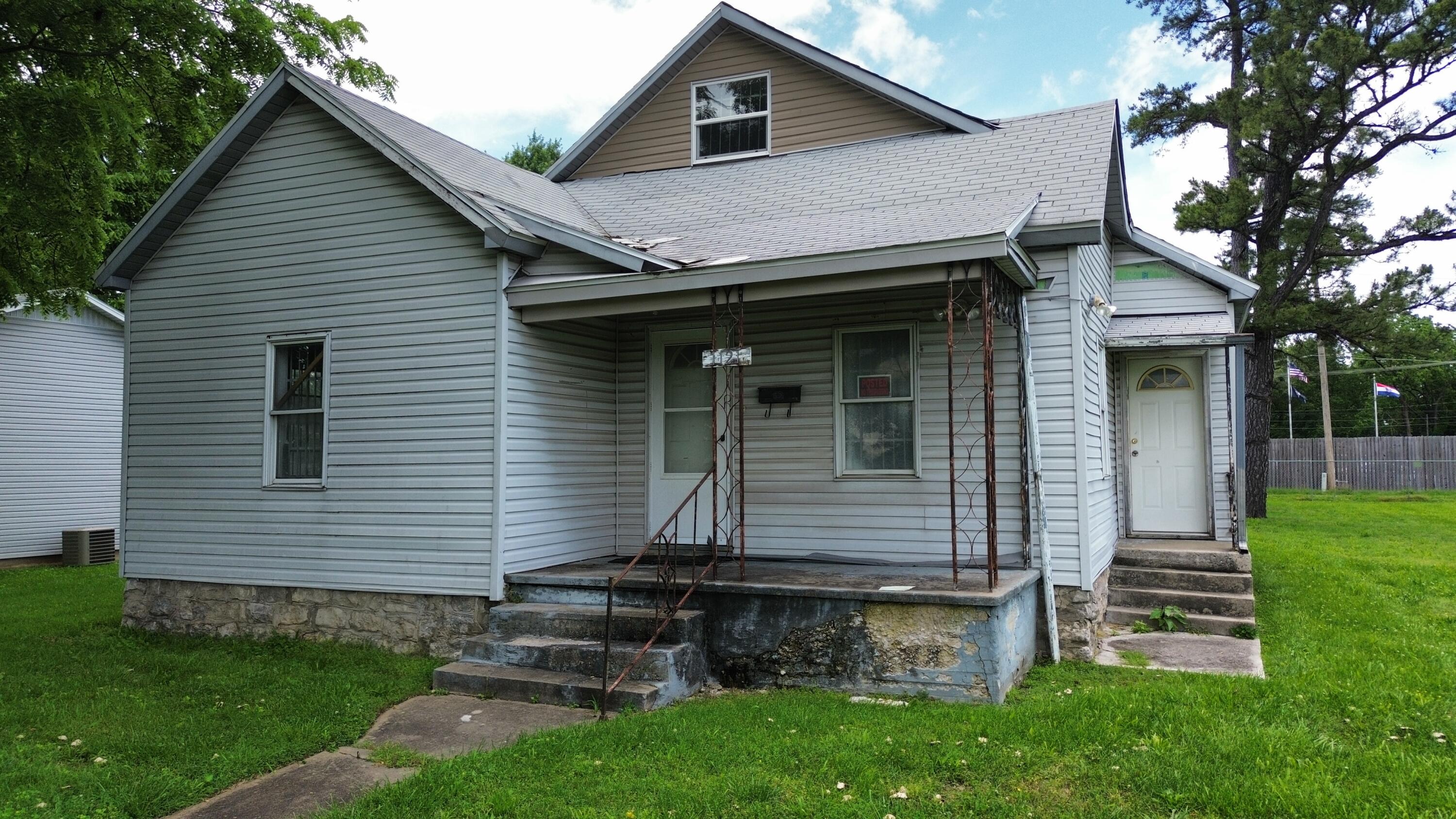 1121 East Thoman Street Property Photo 9