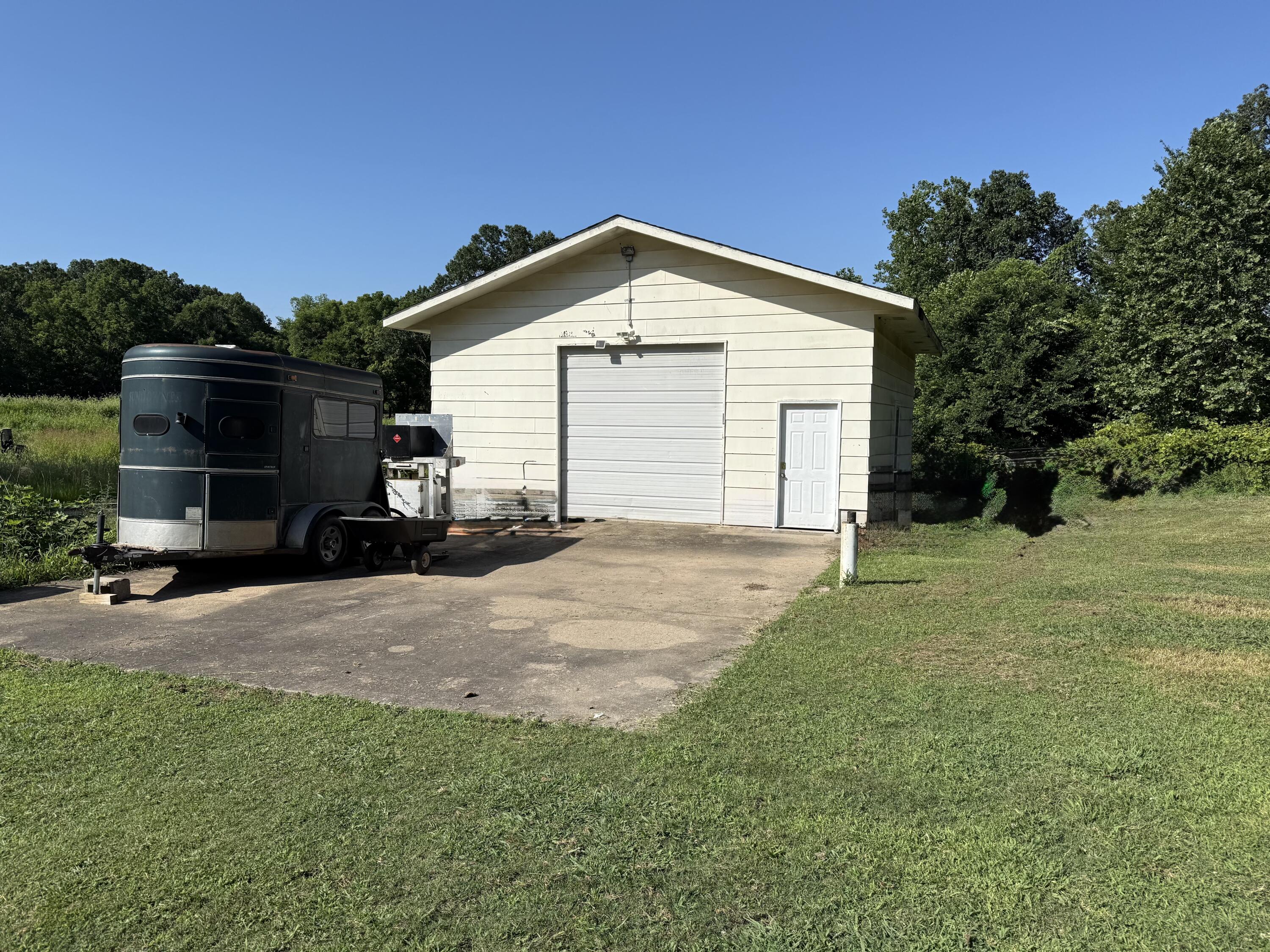 18946 Noland Lane Property Photo 4