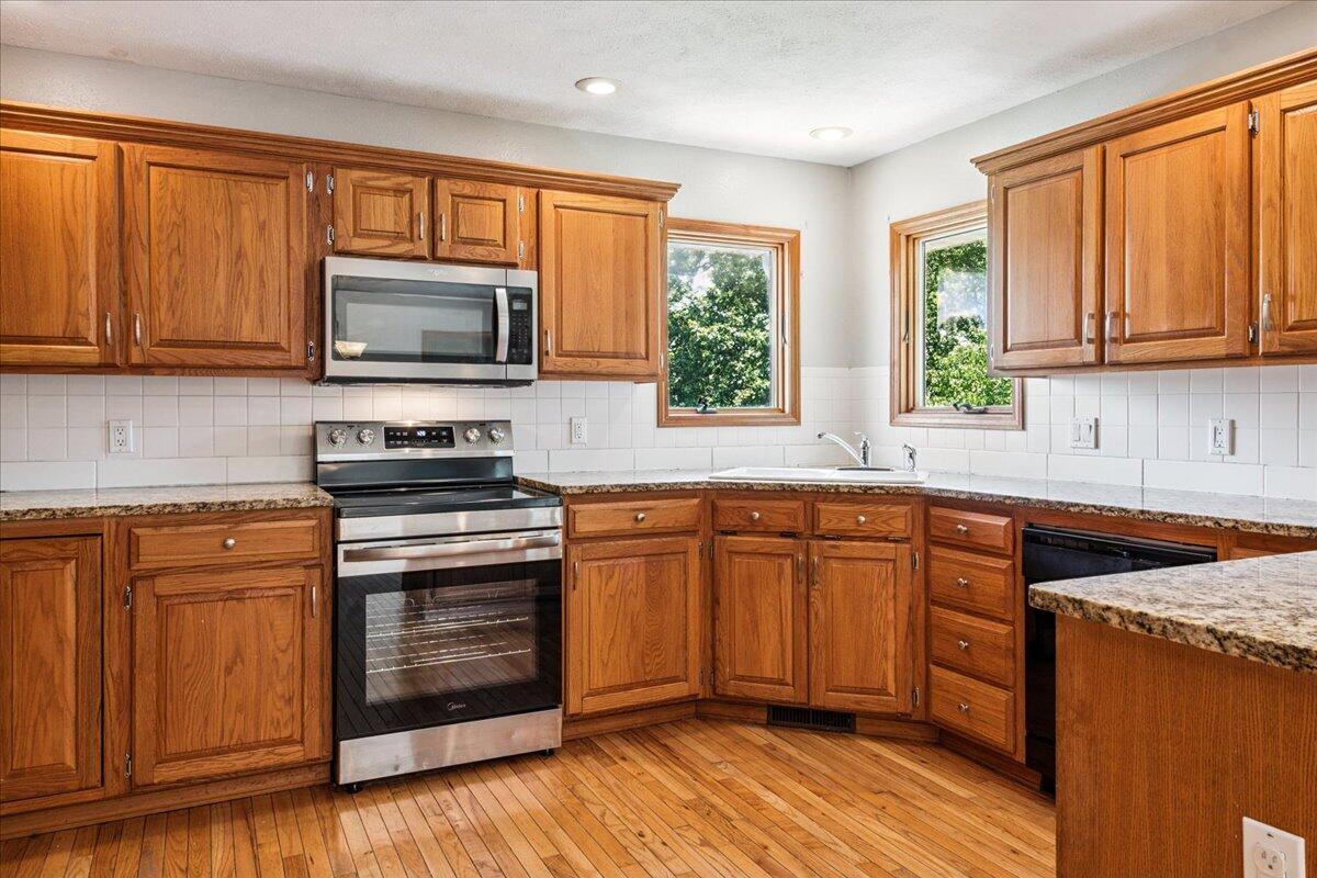3057 South Suburban Avenue Property Photo 14