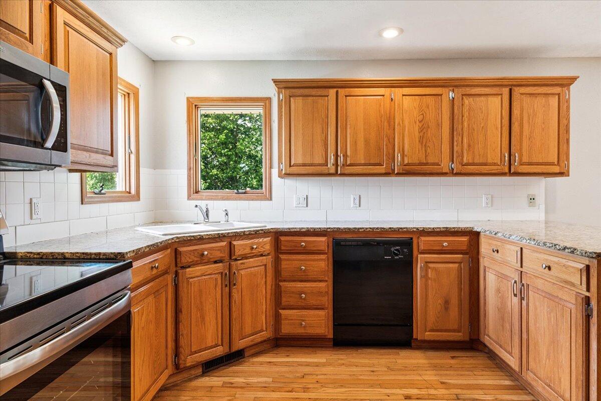 3057 South Suburban Avenue Property Photo 15