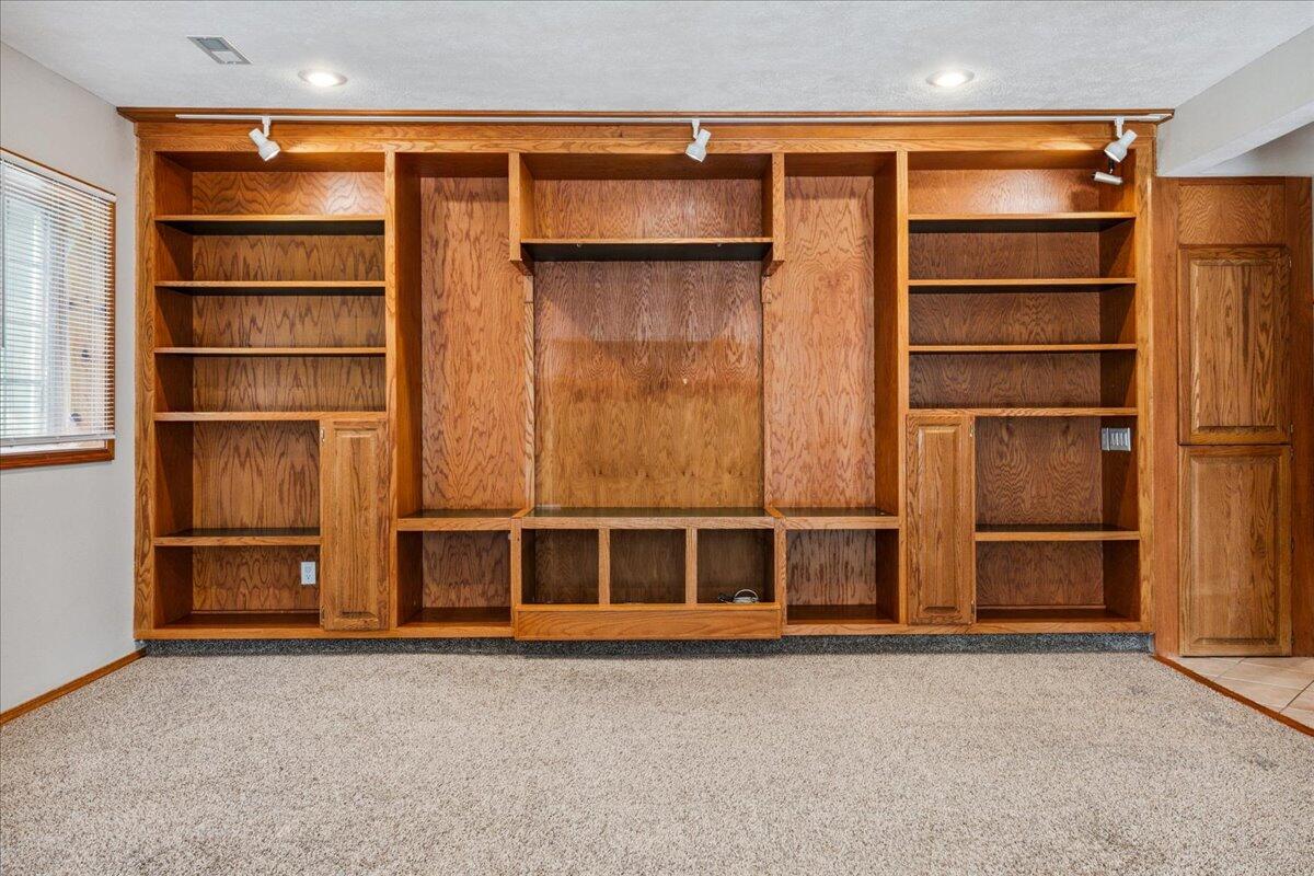 3057 South Suburban Avenue Property Photo 34