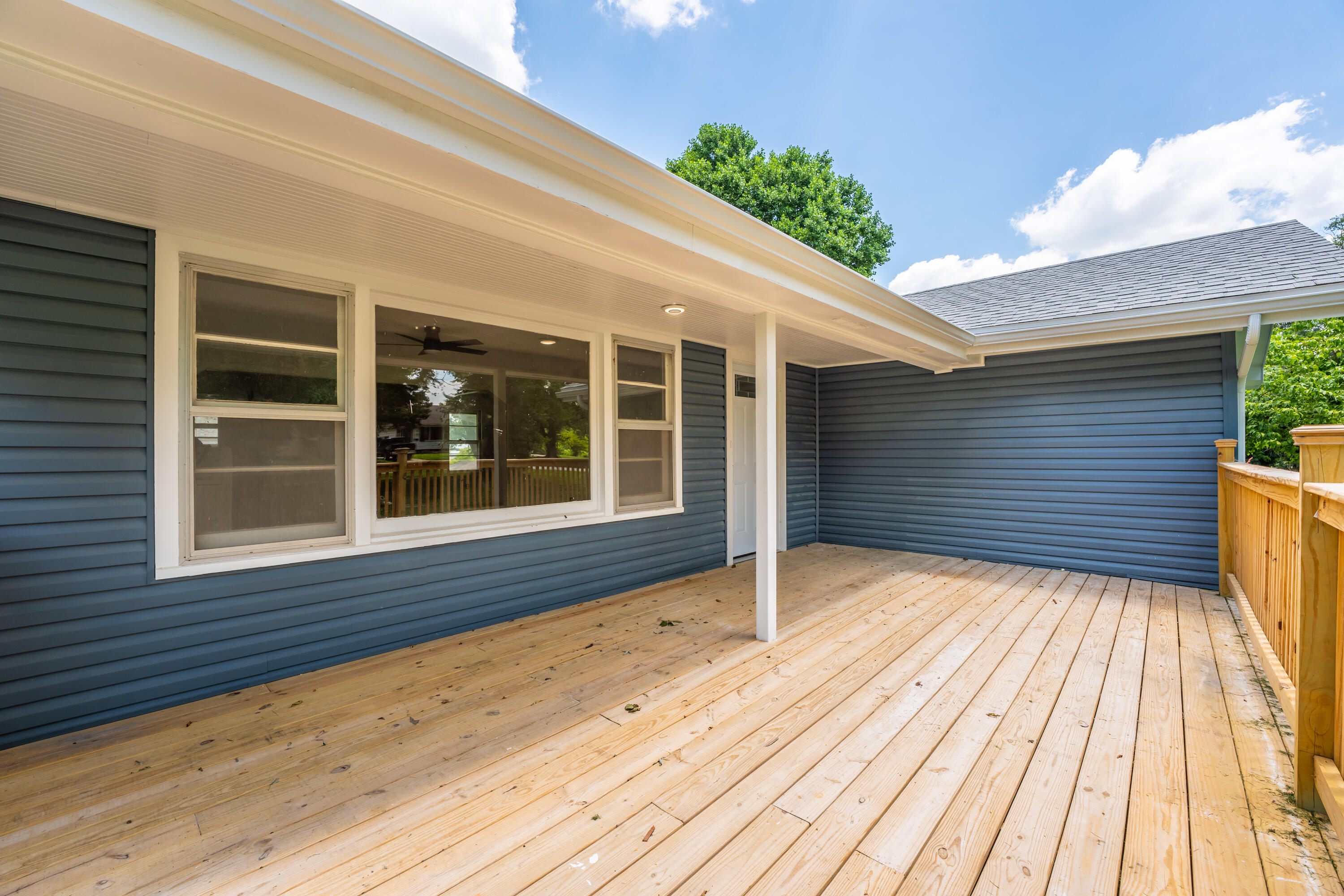 1453 East Livingston Street Property Photo 4