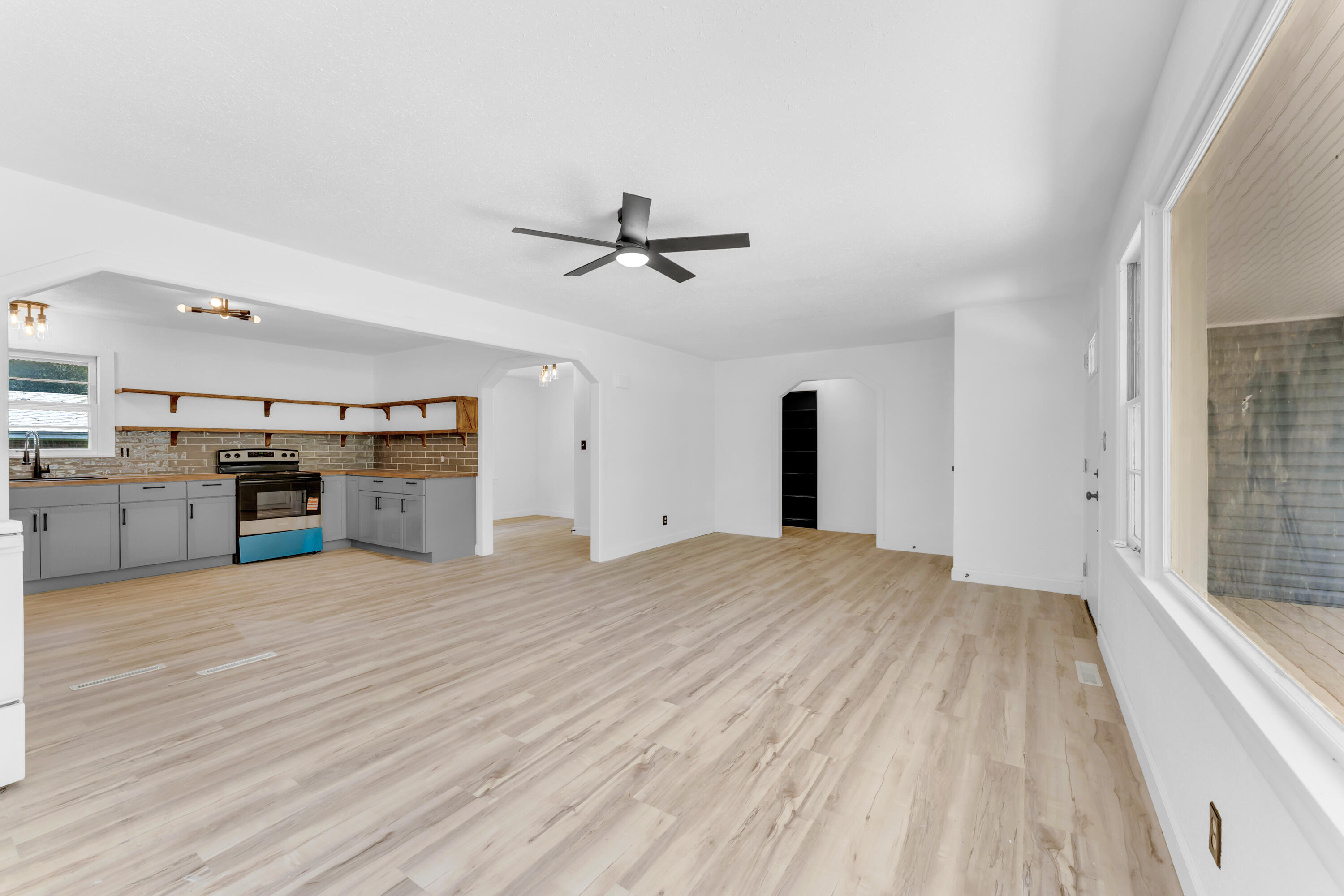 1453 East Livingston Street Property Photo 8
