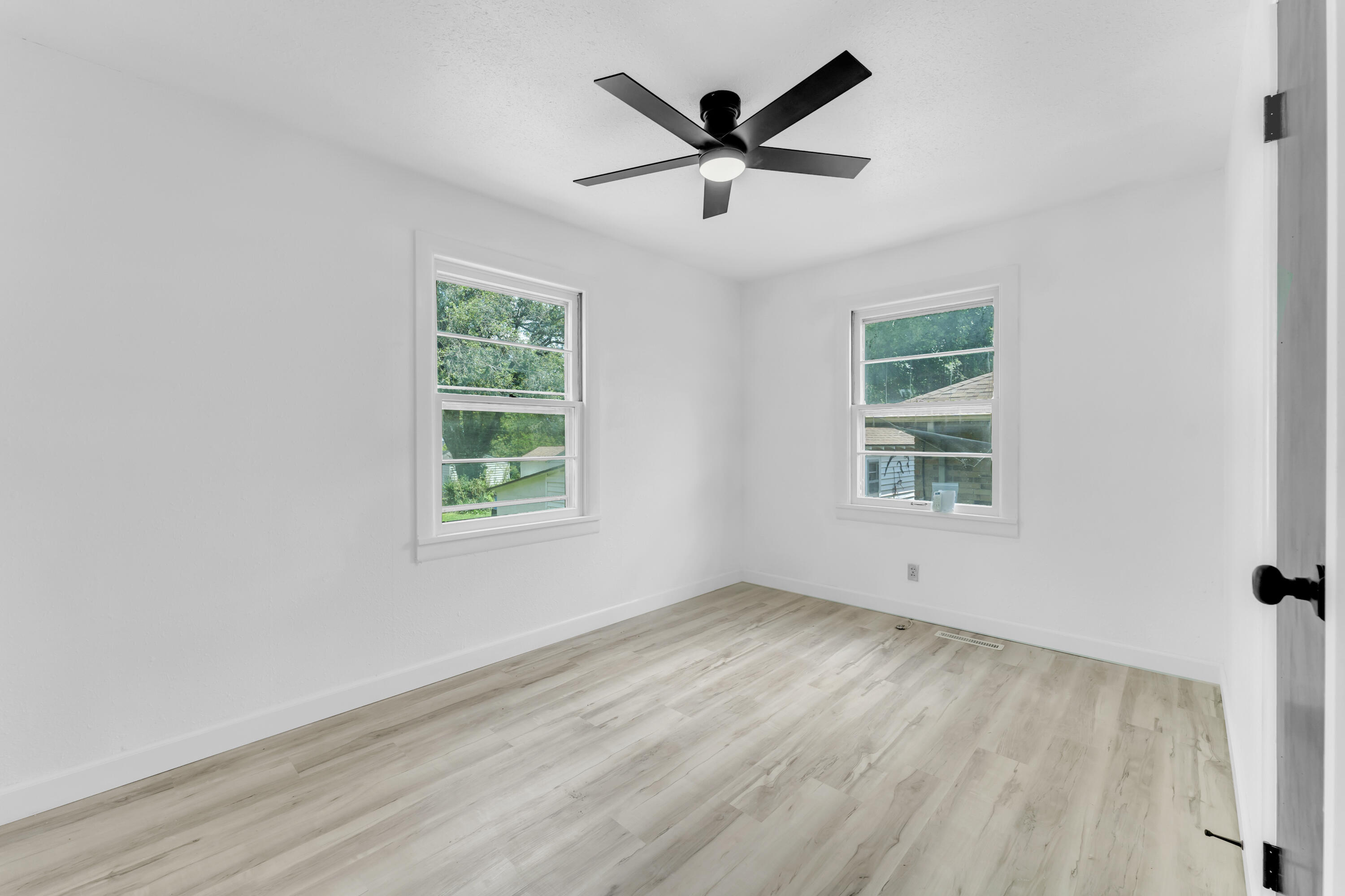 1453 East Livingston Street Property Photo 23