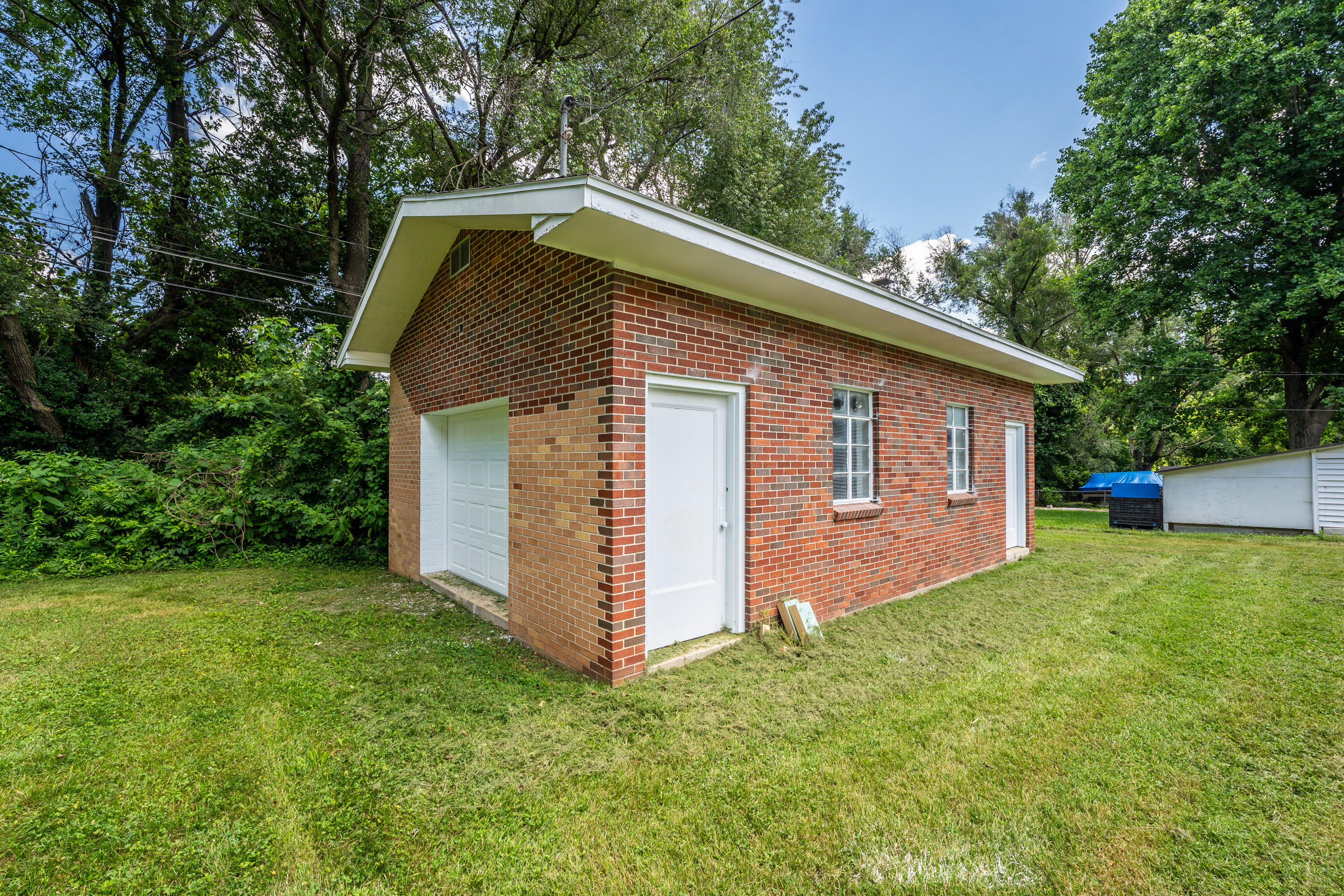 1453 East Livingston Street Property Photo 30